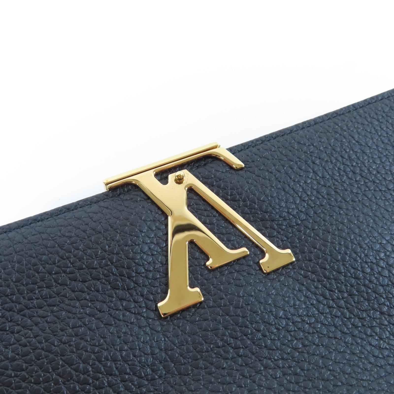 LOUIS VUITTON Taurillon皮革Capucines Wallet金扣長錢包黑色