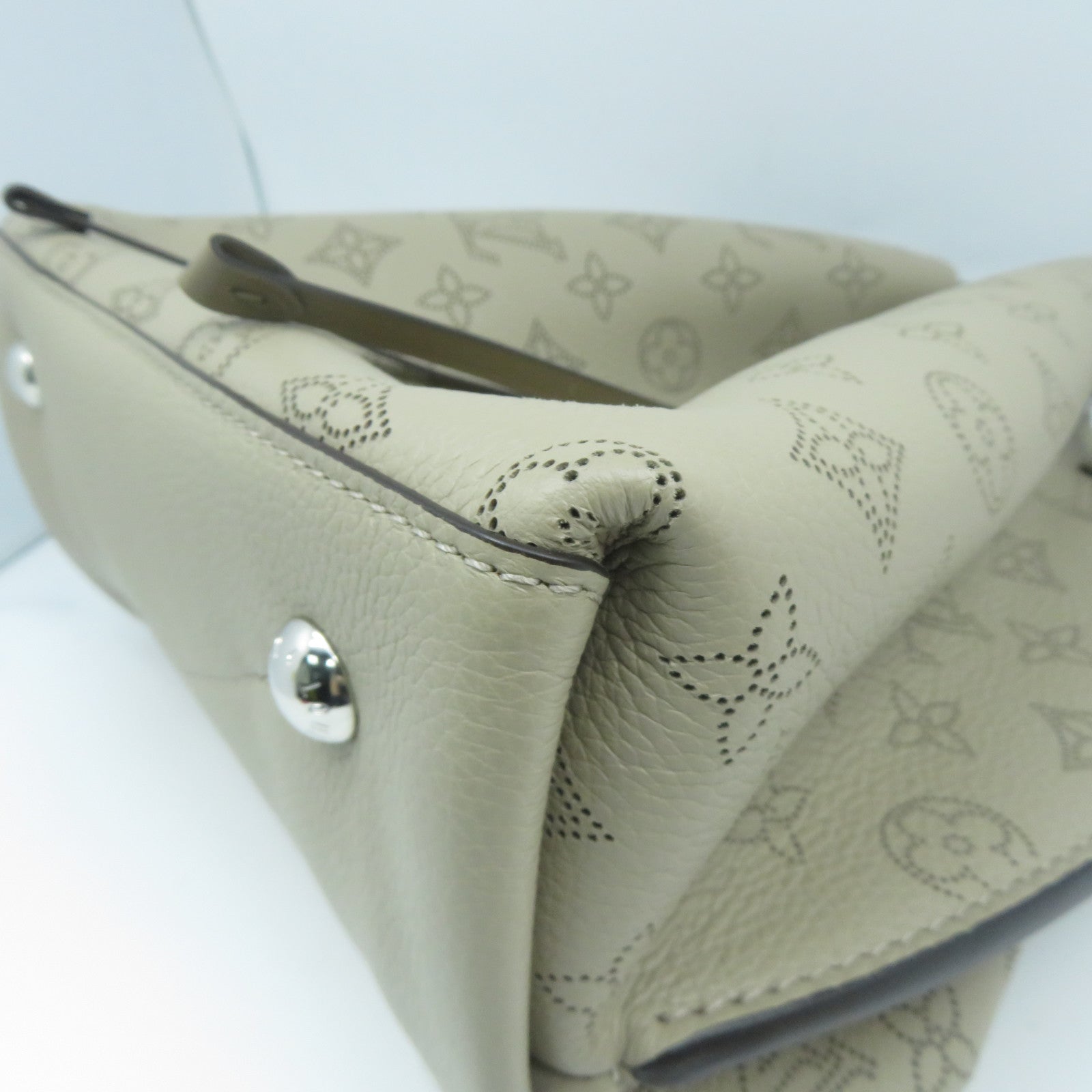 LOUIS VUITTON Mahina Muria銀扣手挽肩背兩用袋Galet卵石色
