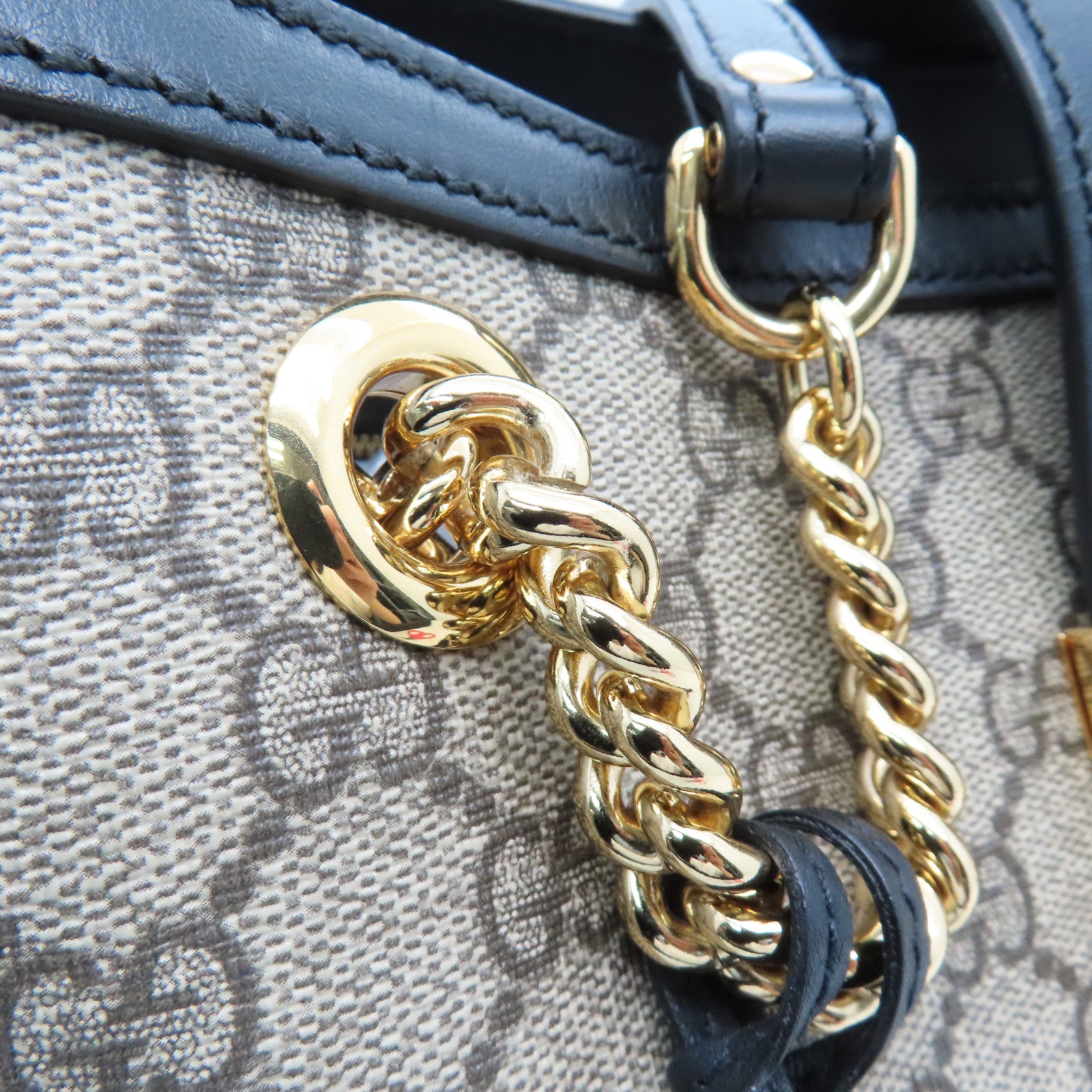 GUCCI 塗層帆布Shoulder Bag金扣鏈帶肩背袋米色/黑色