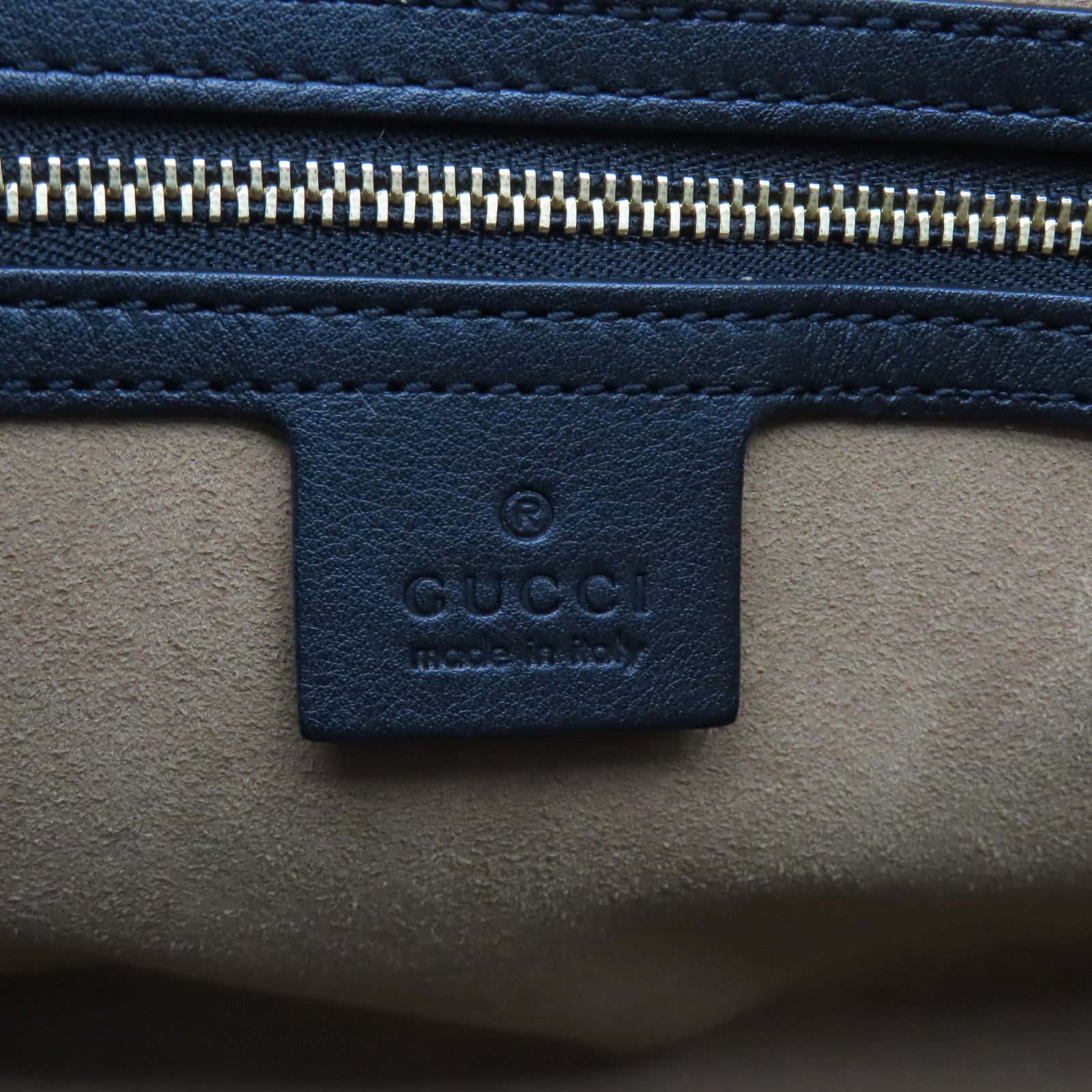 GUCCI 塗層帆布Shoulder Bag金扣鏈帶肩背袋米色/黑色