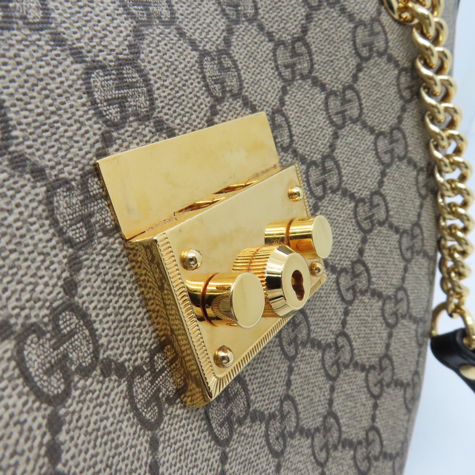 GUCCI 塗層帆布Shoulder Bag金扣鏈帶肩背袋米色/黑色
