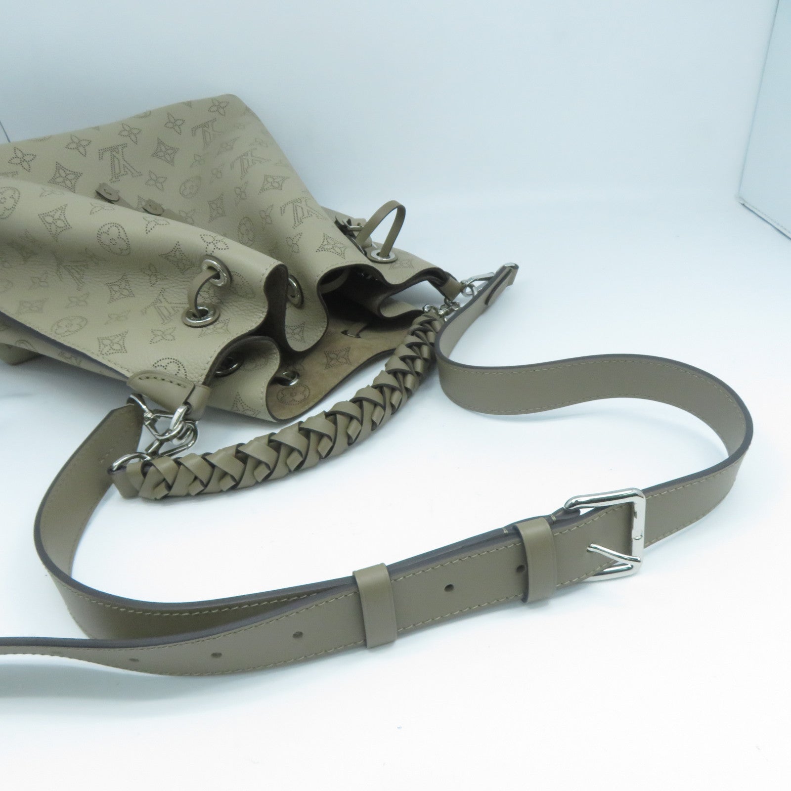 LOUIS VUITTON Mahina Muria銀扣手挽肩背兩用袋Galet卵石色