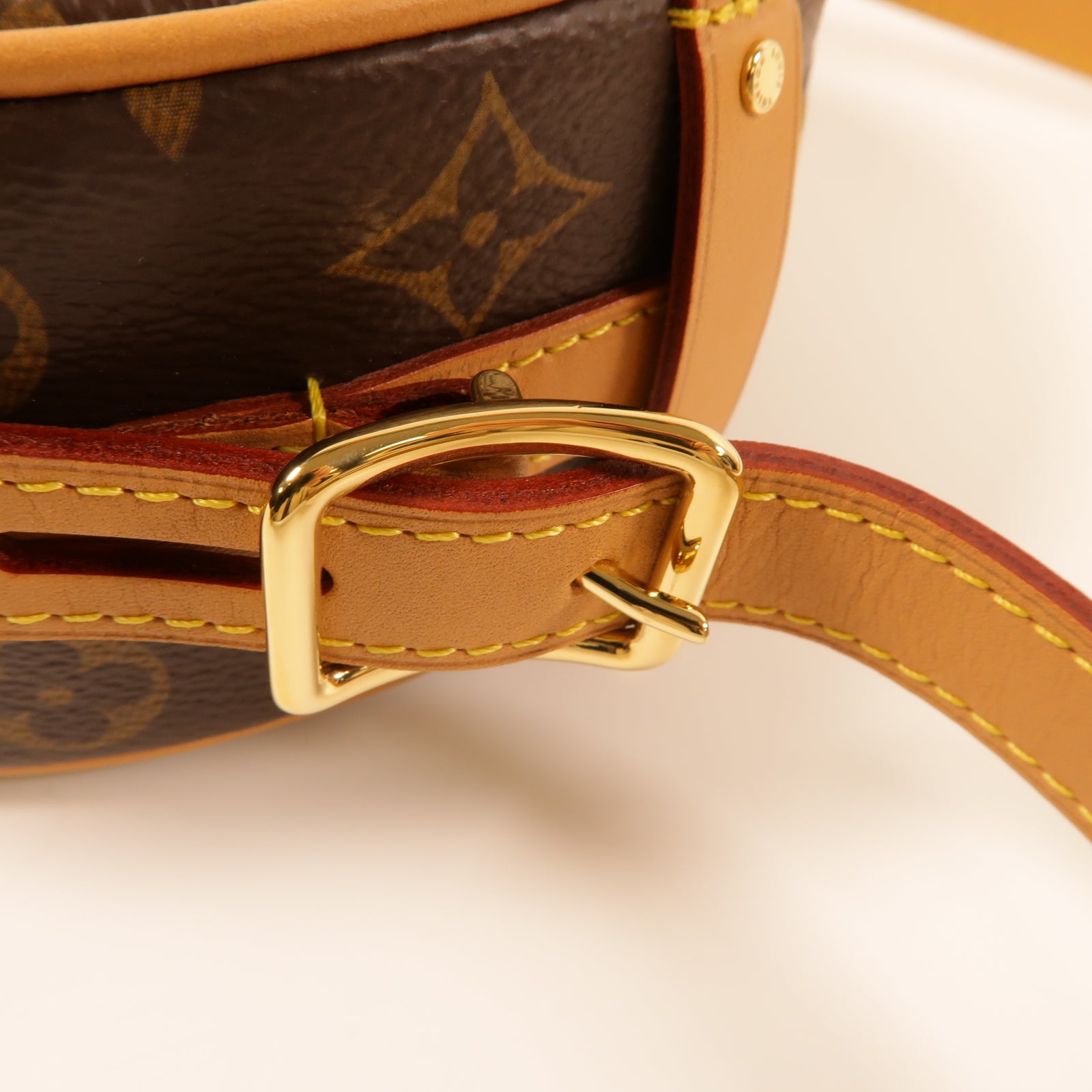 LOUIS VUITTON Monogram Botic Chapeau Souple PM金扣肩背袋啡色