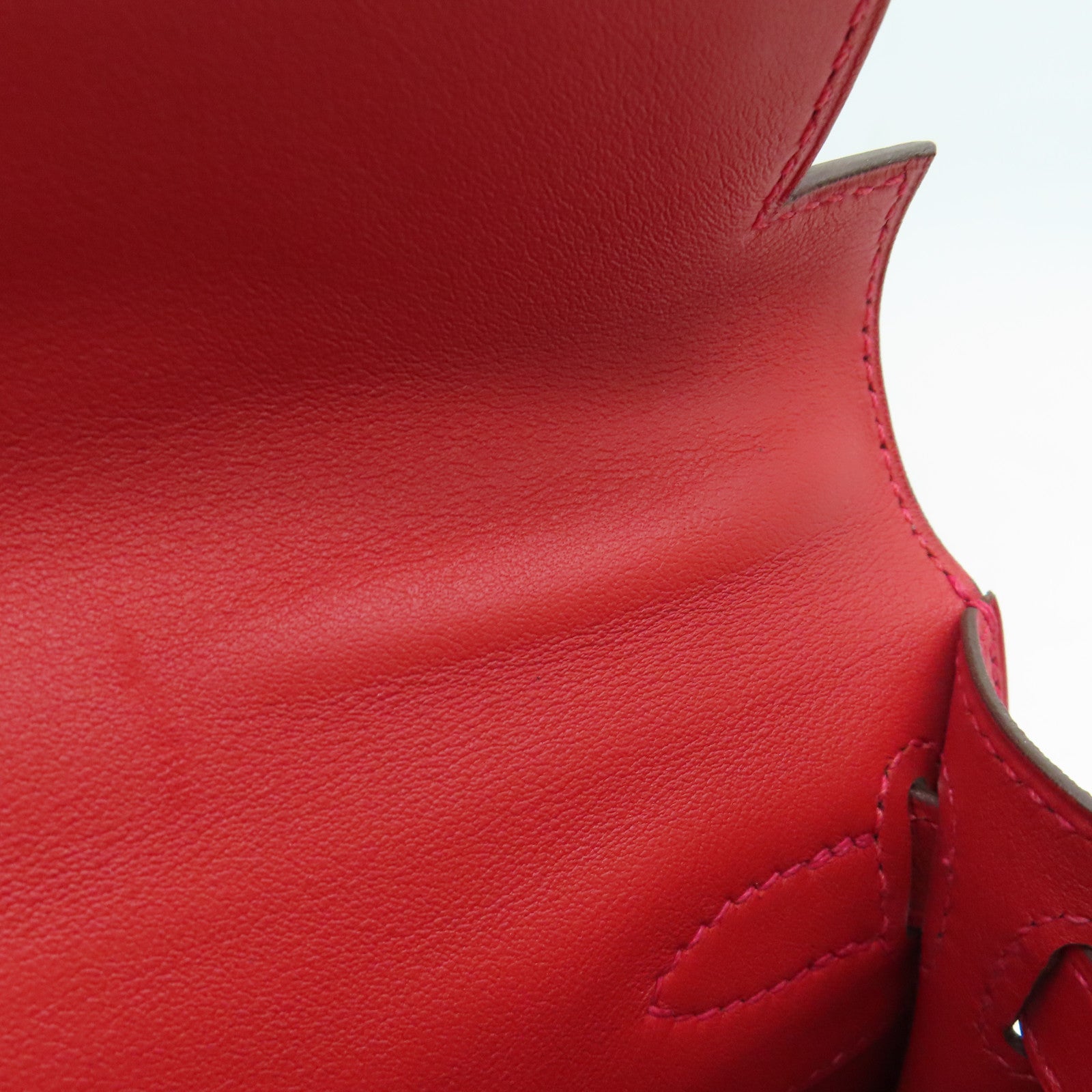 HERMES Swift皮革Kelly Cut金扣手挽袋红色