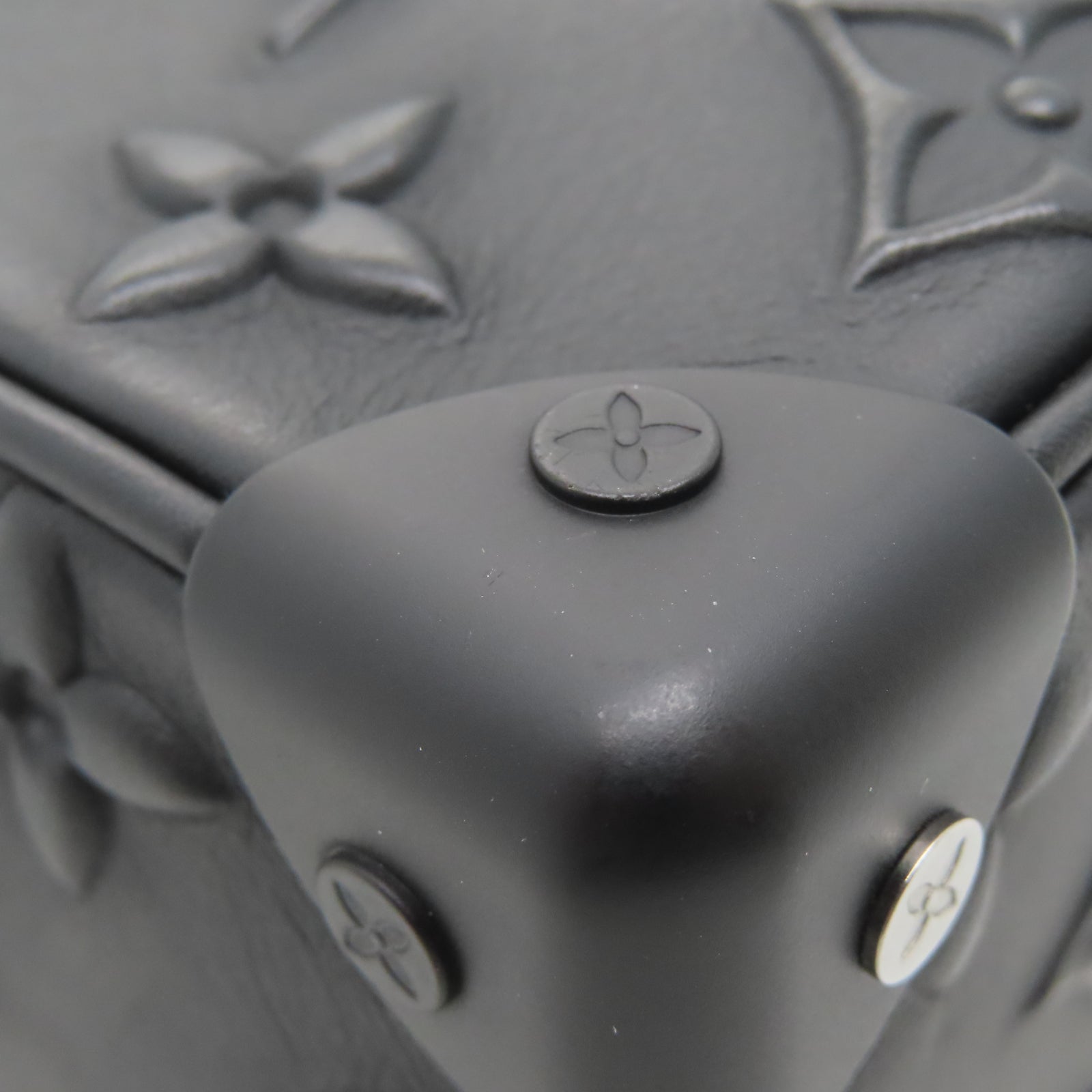 LOUIS VUITTON 牛皮皮革Mini Soft Trunk链带肩背袋黑色