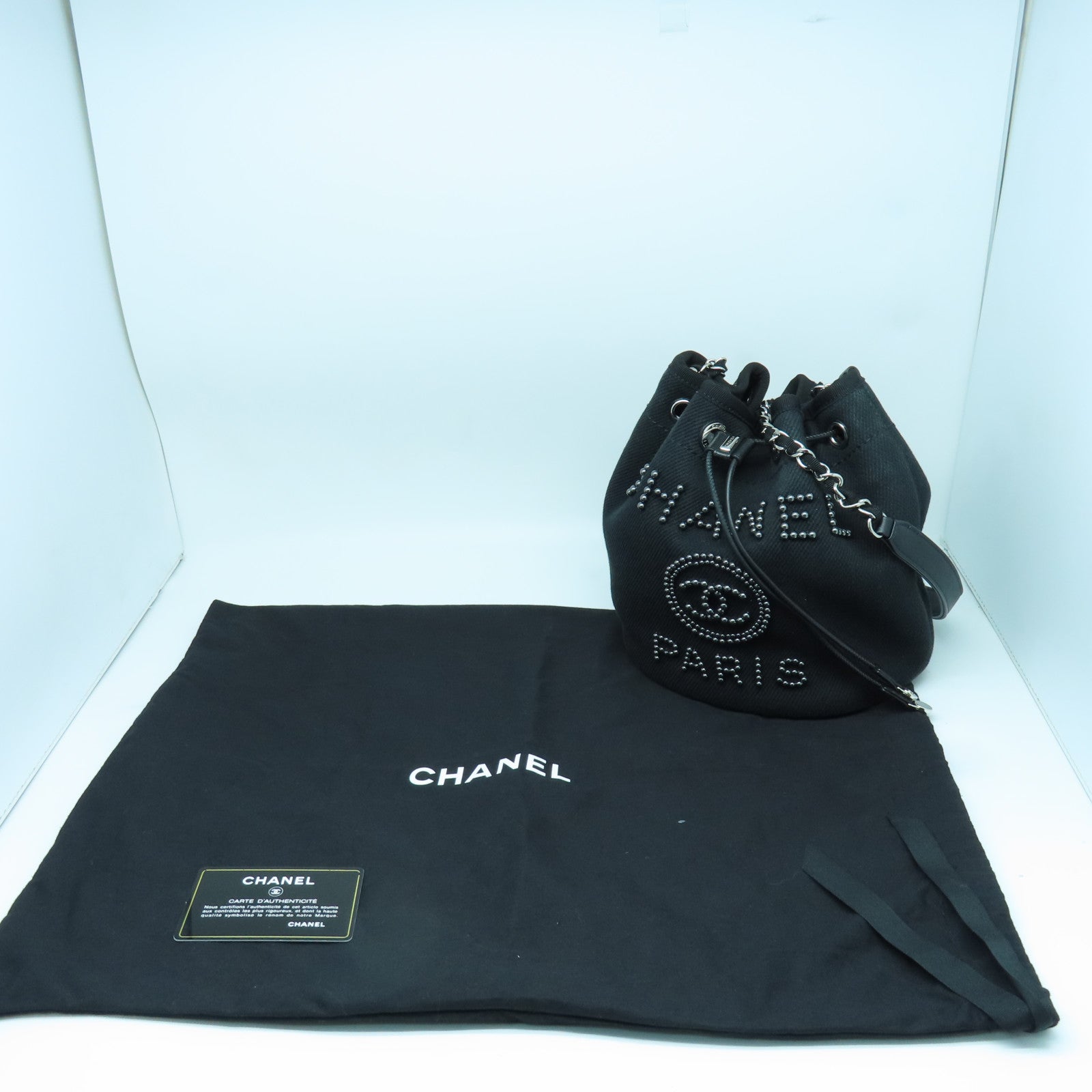CHANEL 帆布Chain Shoulder银扣链带肩背袋黑色