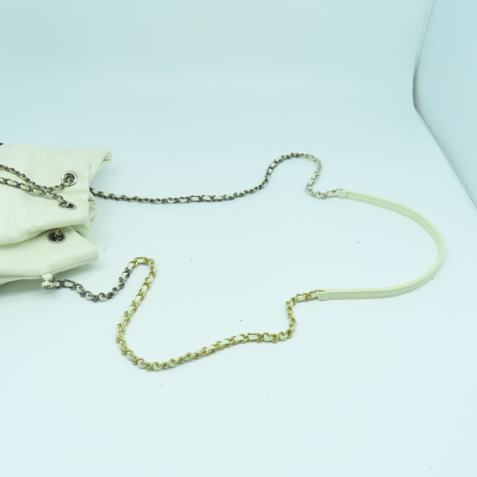 CHANEL 菱格牛皮皮革Chain Shoulder Bag銀扣鏈帶肩背袋黑色/白色