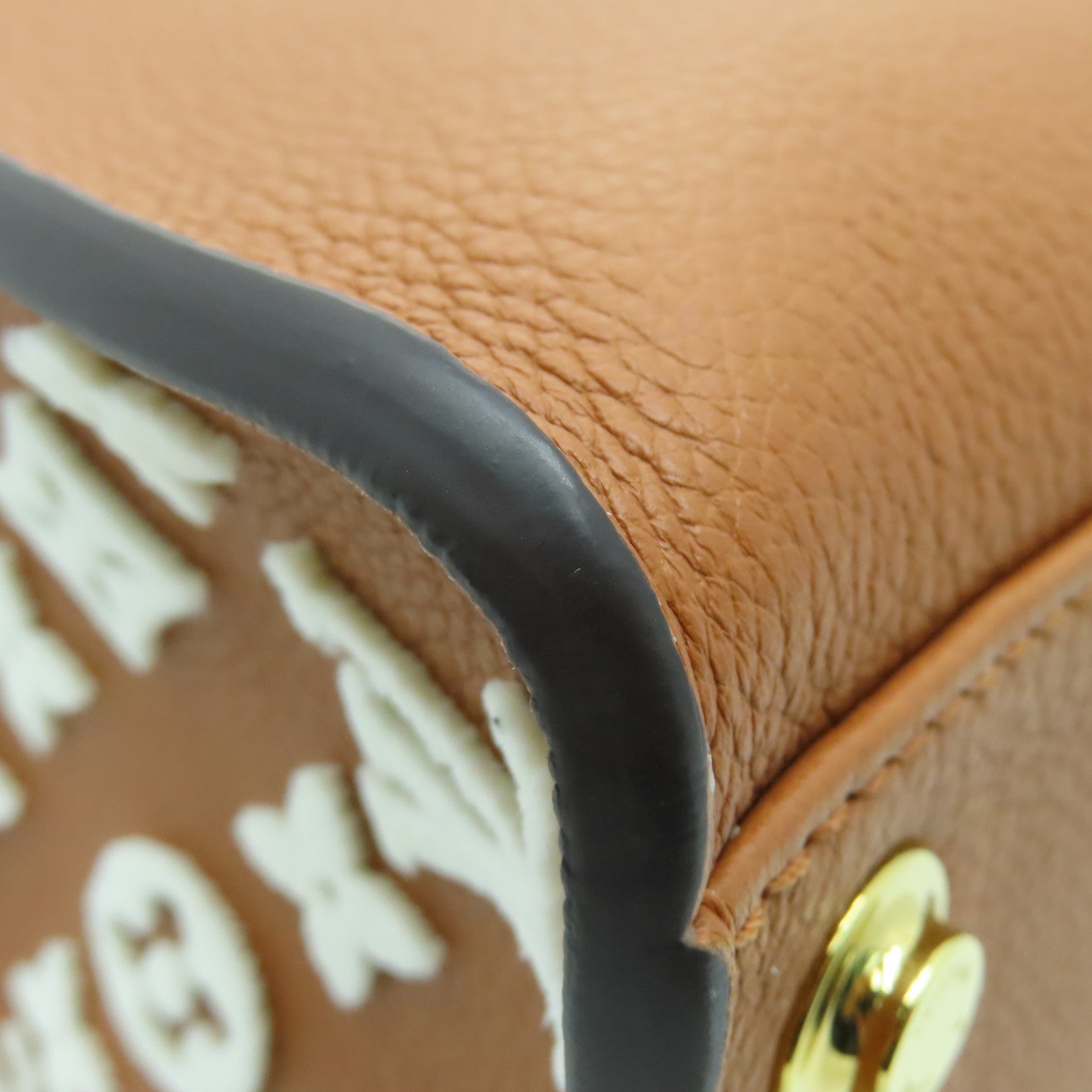 LOUIS VUITTON 牛皮皮革On My Side MM金扣肩背袋啡色
