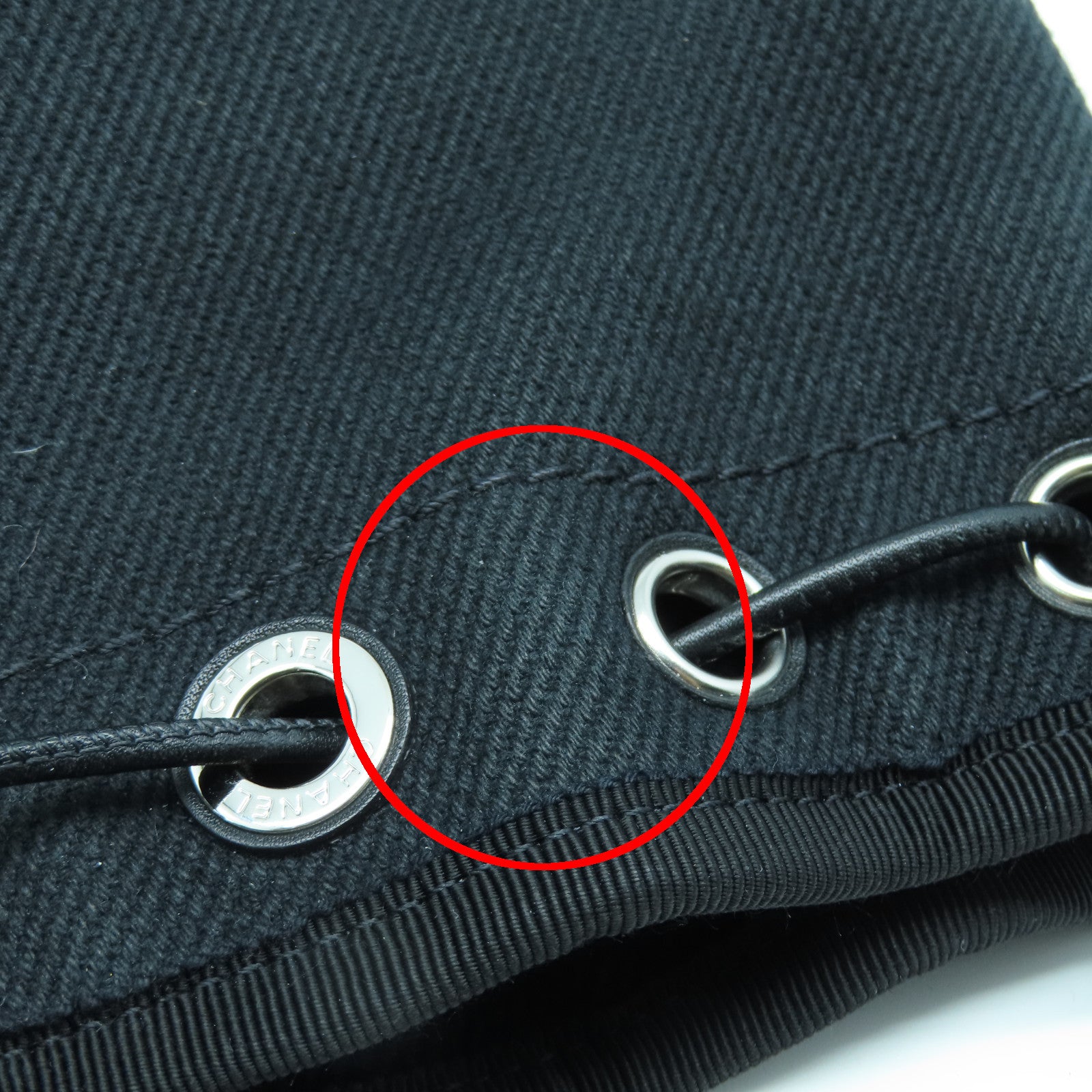 CHANEL 帆布Chain Shoulder银扣链带肩背袋黑色