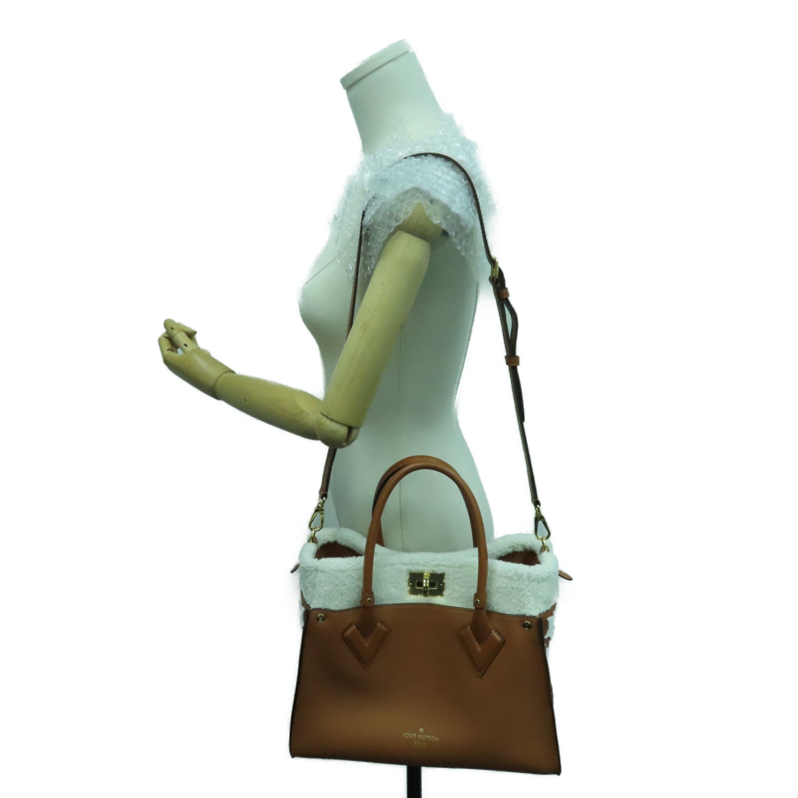 LOUIS VUITTON 牛皮皮革On My Side MM金扣肩背袋啡色