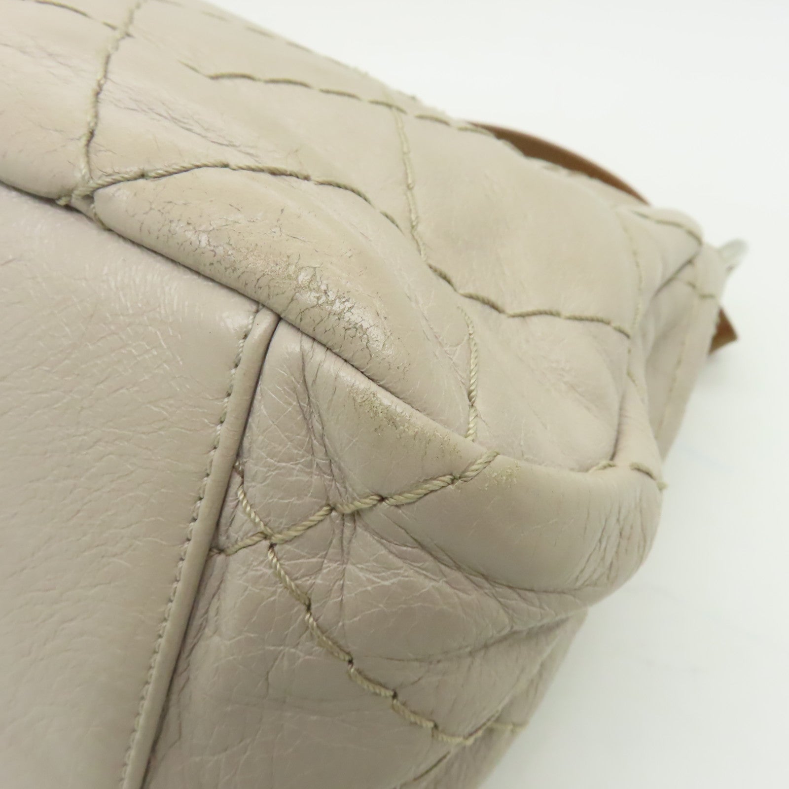 CHANEL 【激減優惠】菱格牛皮皮革Shoulder Bag銀扣肩背袋米色