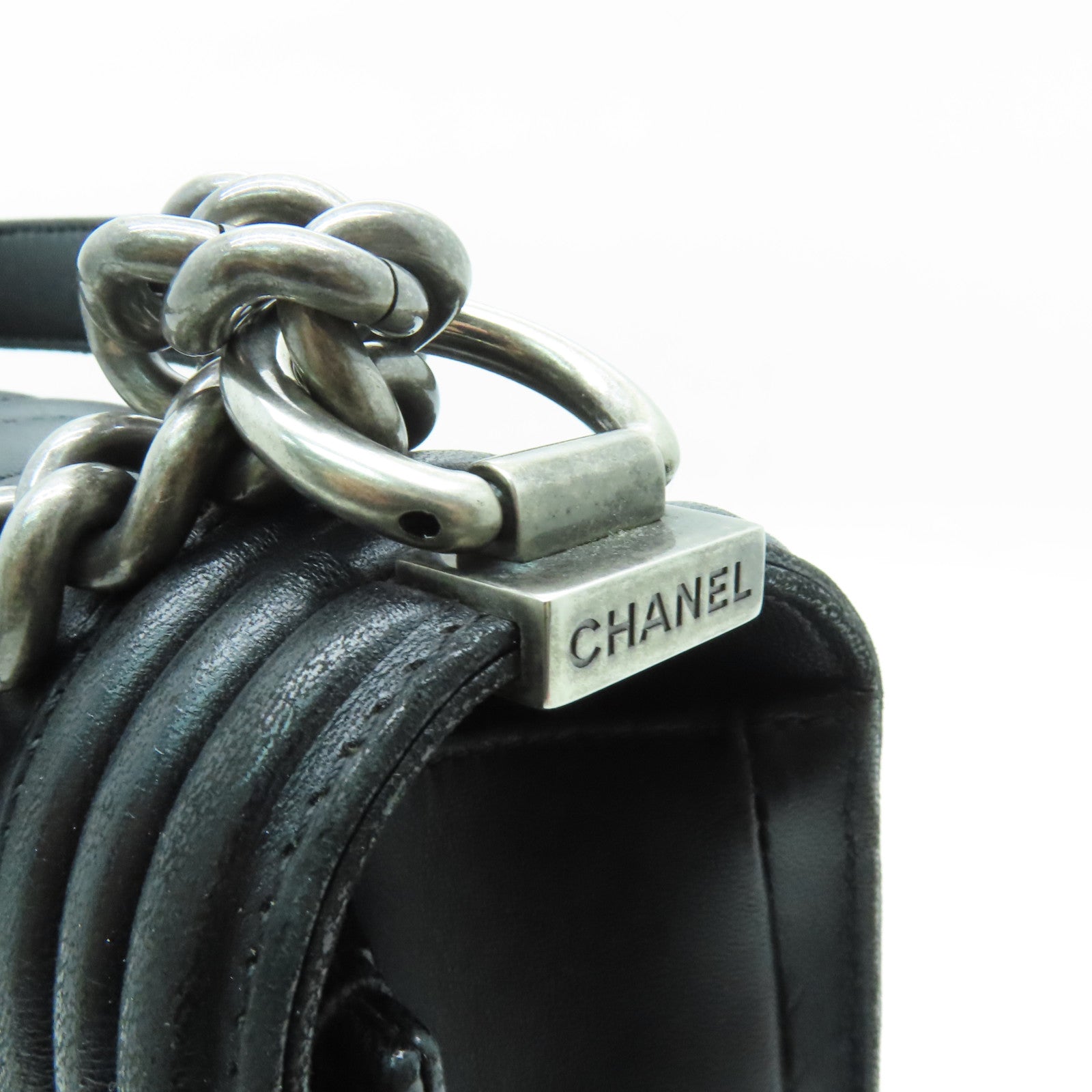 CHANEL 菱格羊皮皮革Boy Chanel銀扣鏈帶肩背袋黑色