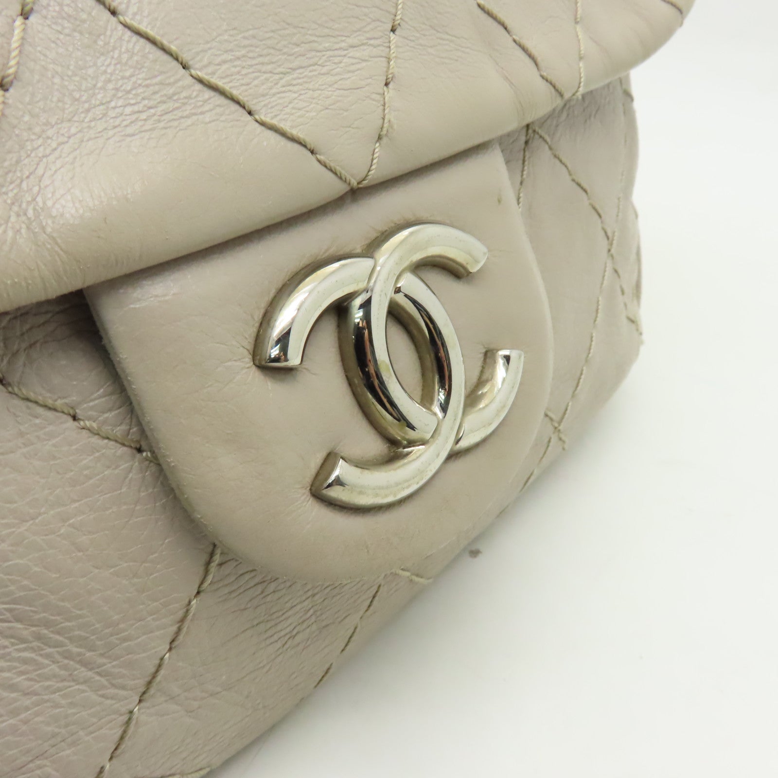 CHANEL 【激減優惠】菱格牛皮皮革Shoulder Bag銀扣肩背袋米色