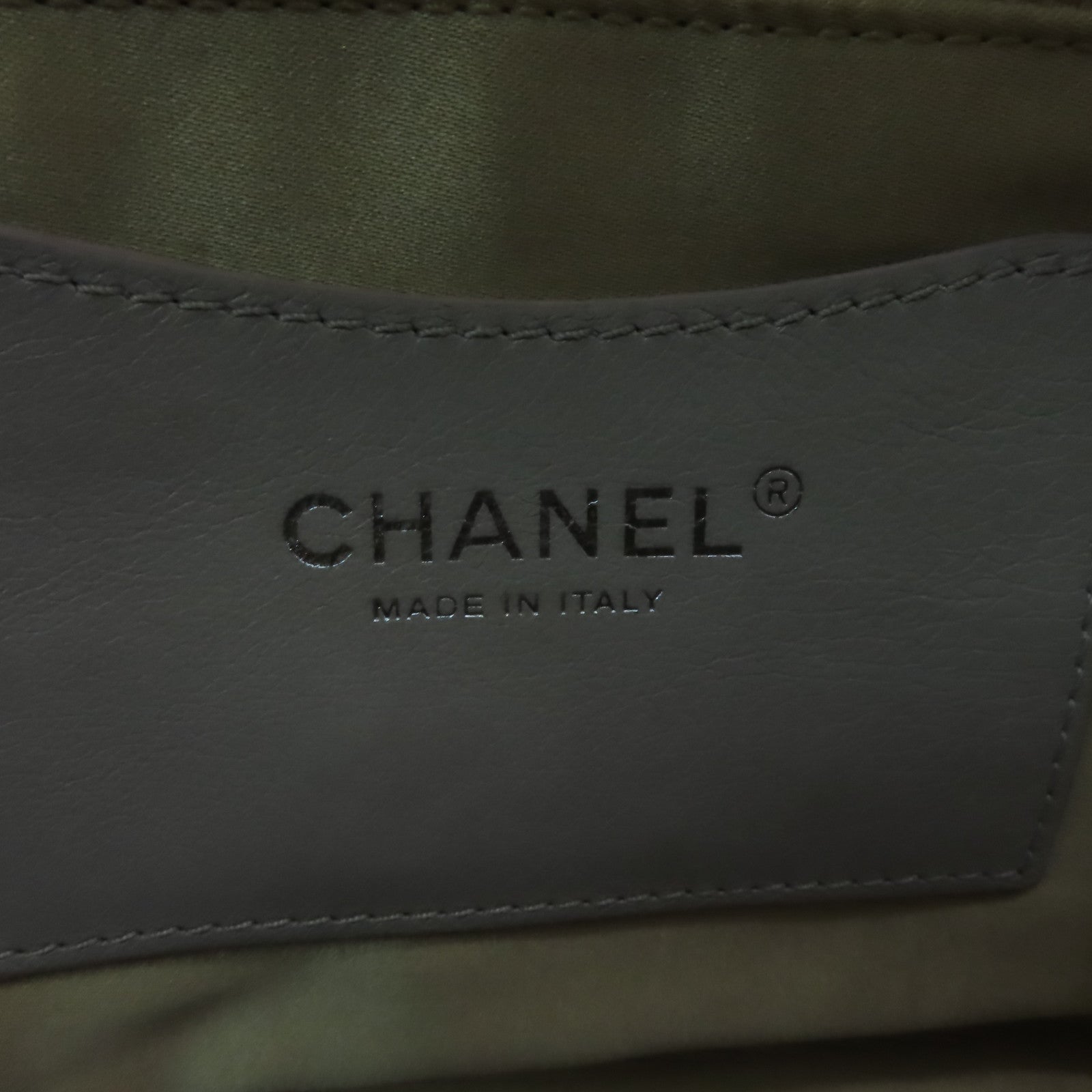 CHANEL 【激減優惠】菱格牛皮皮革Shoulder Bag銀扣肩背袋米色