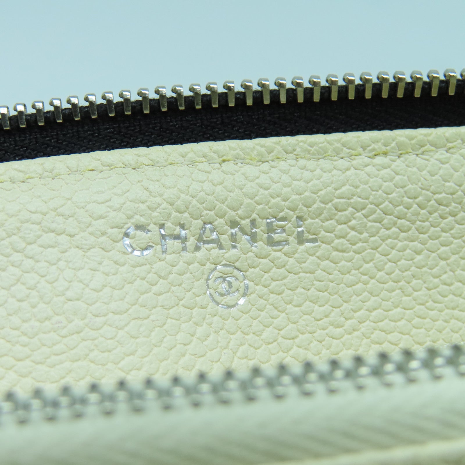 CHANEL 帆布Pouch银扣手拿包深蓝色/白色