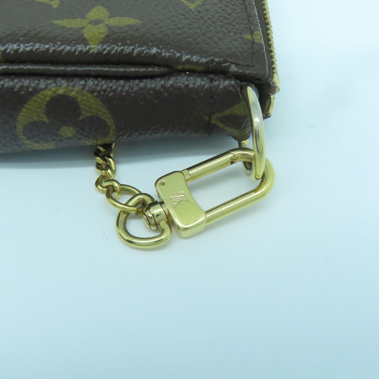 LOUIS VUITTON Monogram Pochette Accessories金扣鏈帶肩背袋啡色