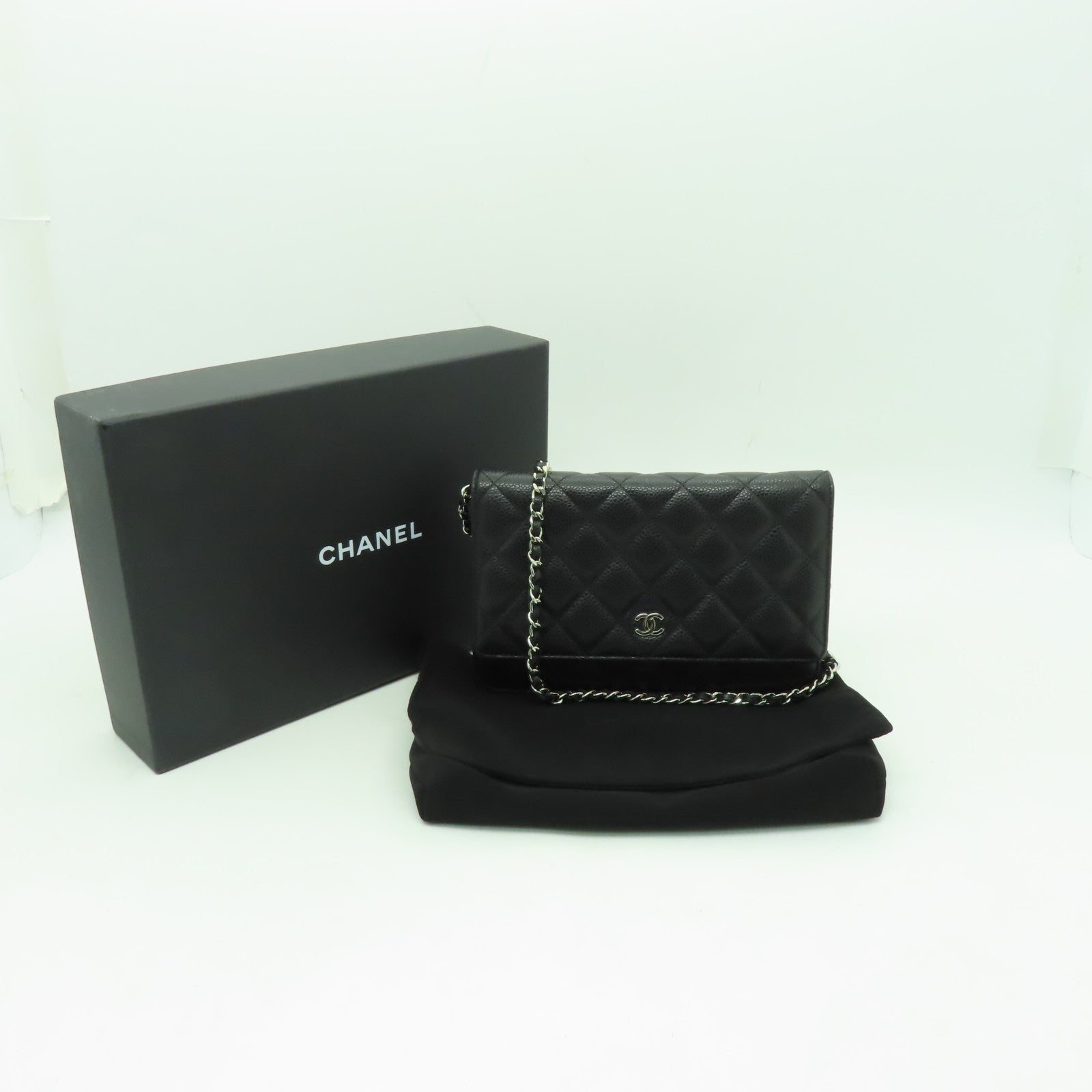 CHANEL 菱格Caviar皮革WOC銀扣鏈帶肩背袋黑色