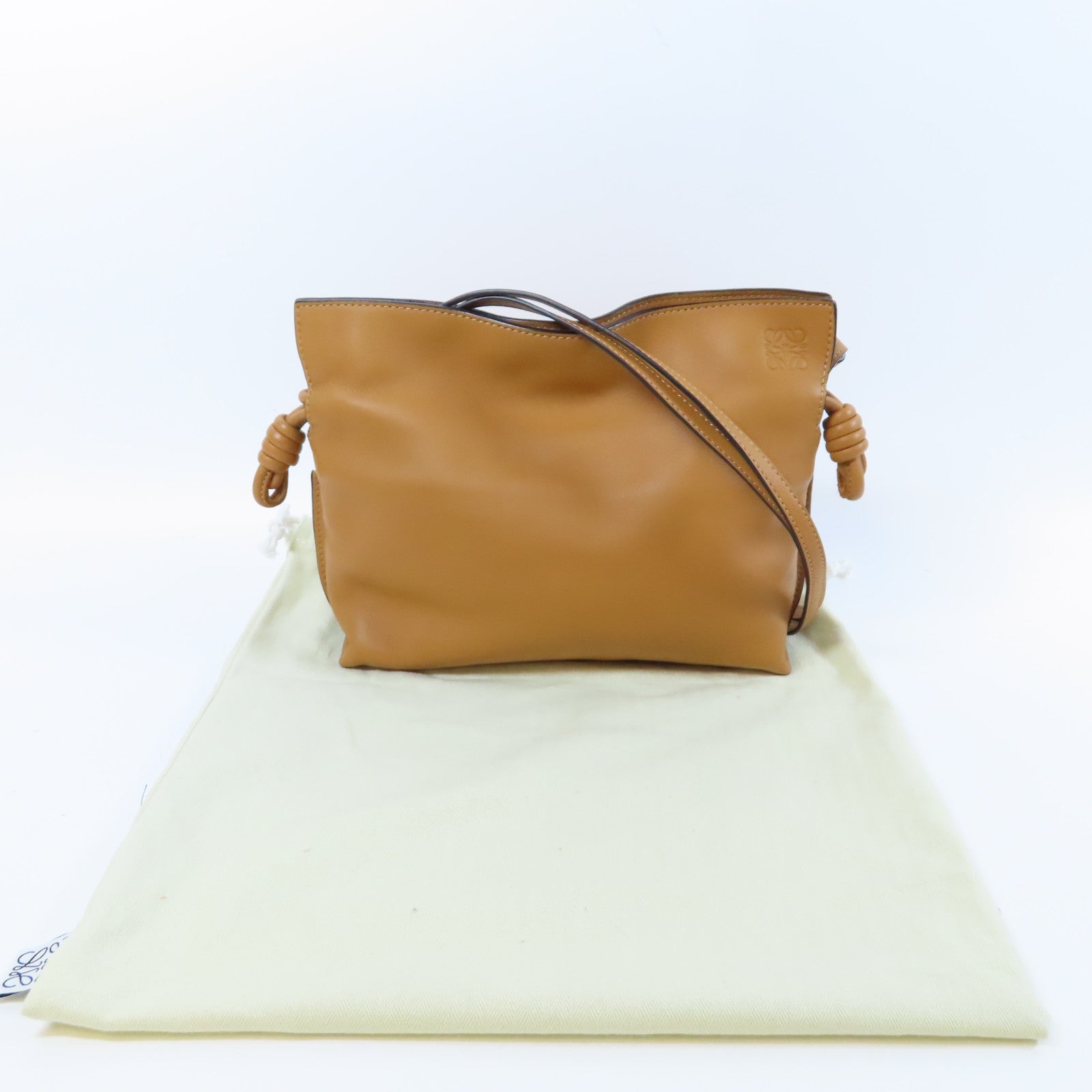 LOEWE 牛皮皮革Flamenco肩背袋啡色