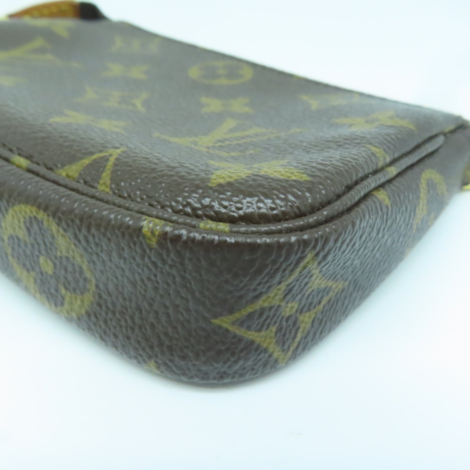 LOUIS VUITTON Monogram Pochette Accessories金扣鏈帶肩背袋啡色