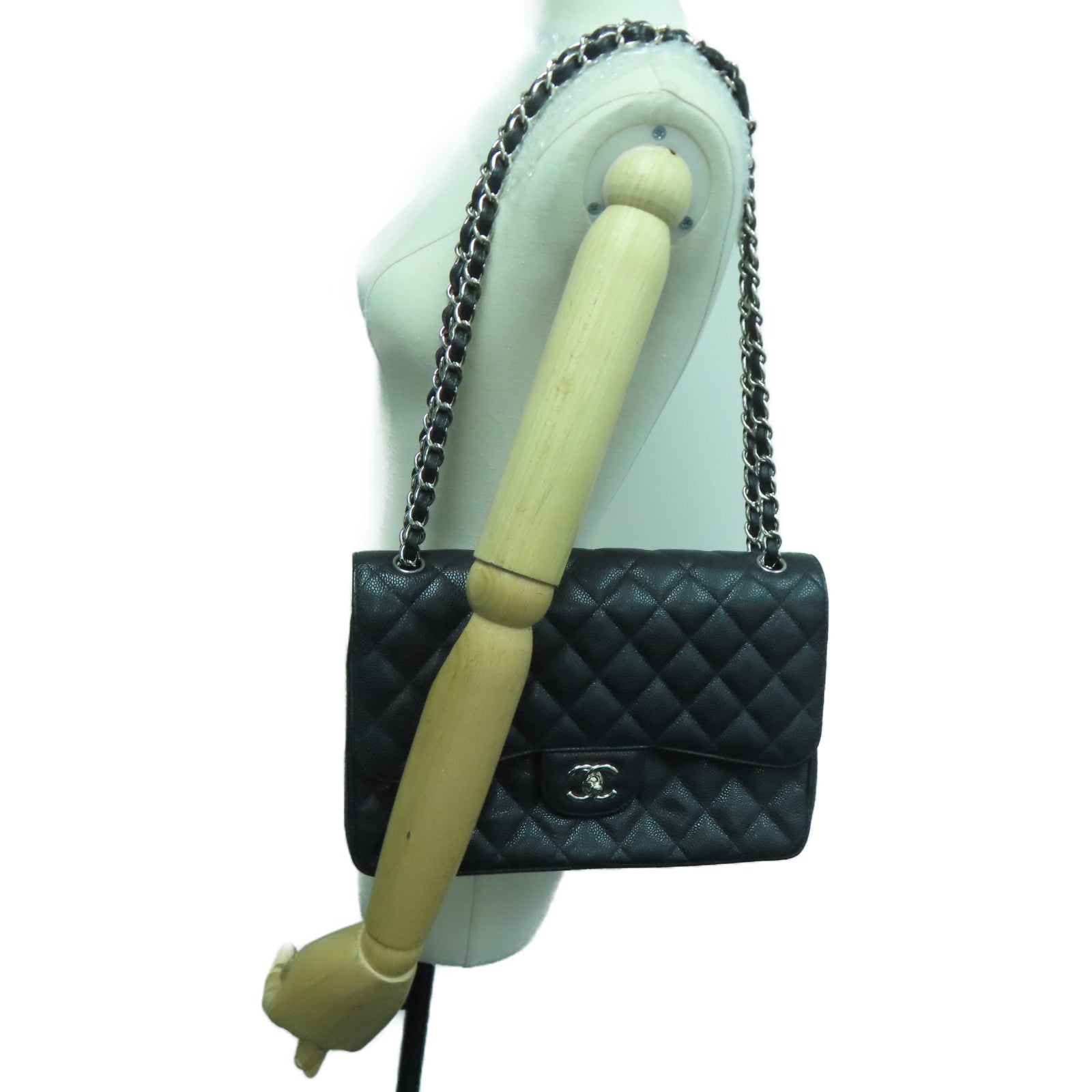 CHANEL 菱格Caviar皮革Classic Chain Shoulder Bag银扣链带肩背袋黑色
