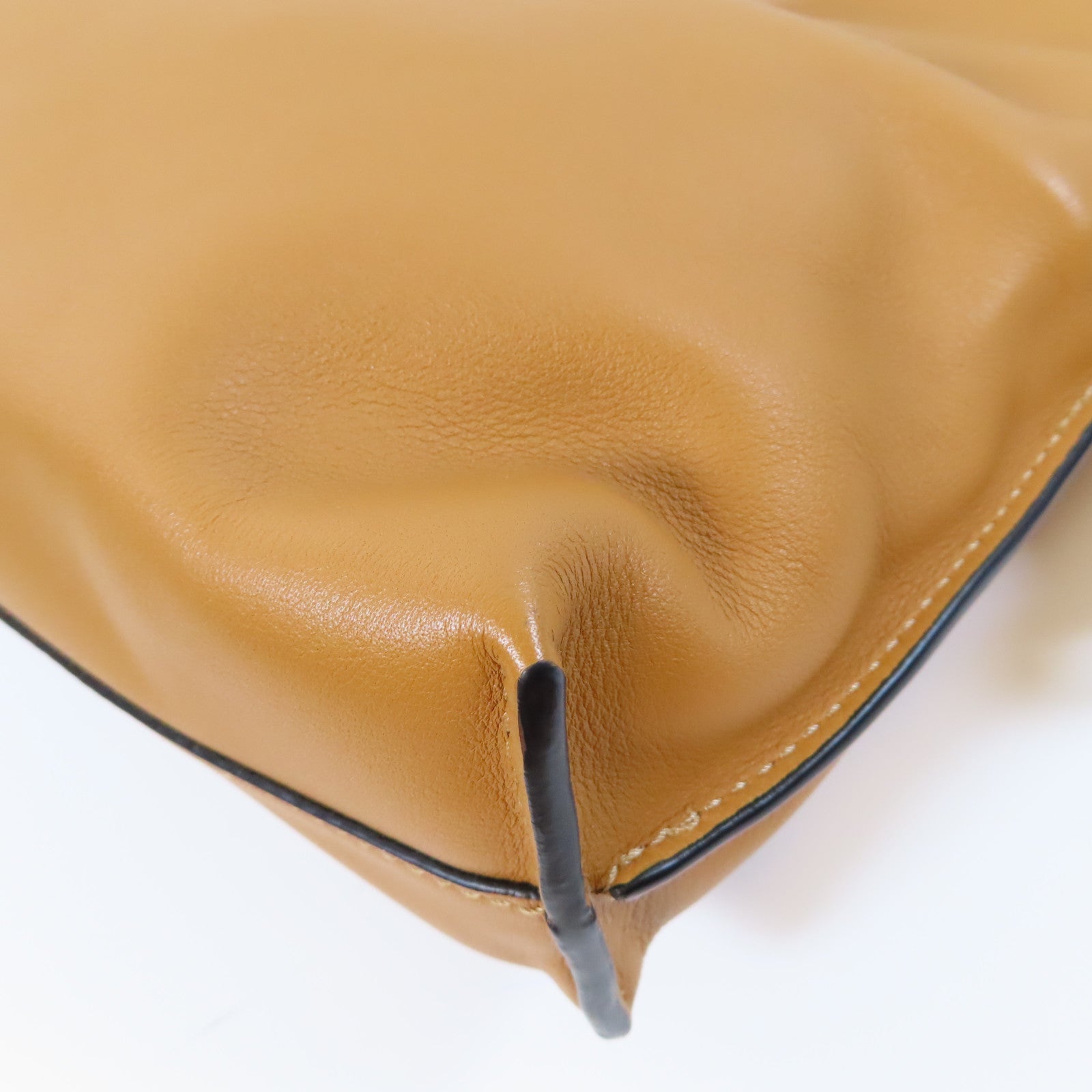 LOEWE 牛皮皮革Flamenco肩背袋啡色