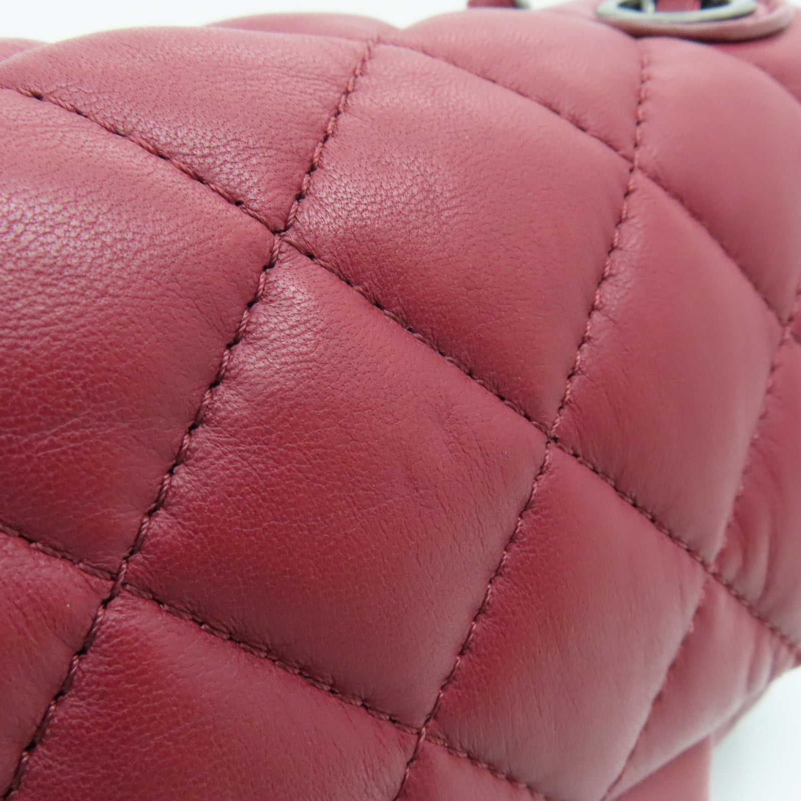 CHANEL Lingge cowhide leather Chain Shoulder Bag silver buckle chain shoulder bag red