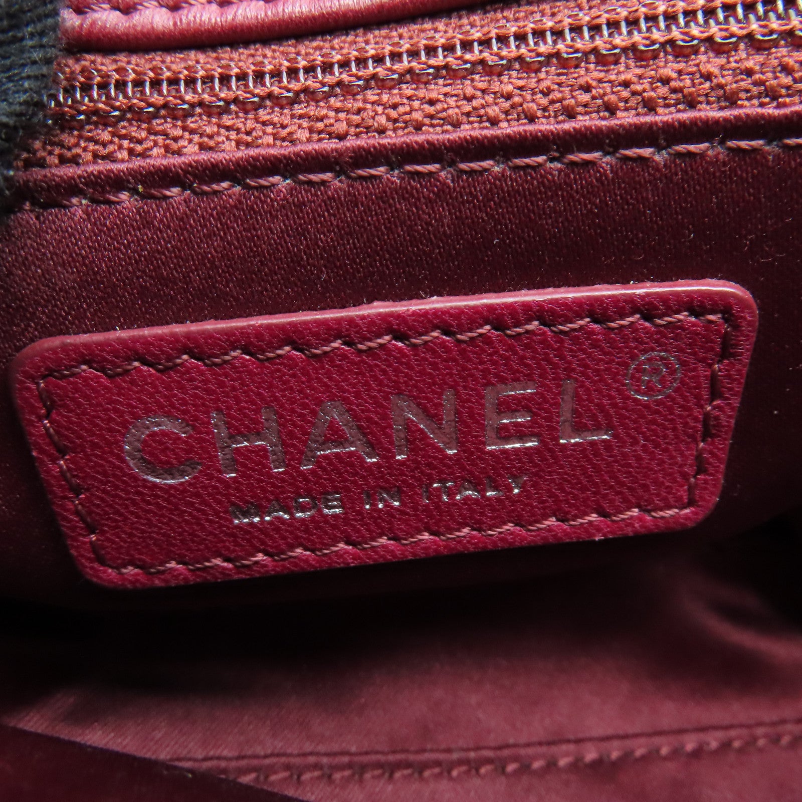 CHANEL Lingge cowhide leather Chain Shoulder Bag silver buckle chain shoulder bag red