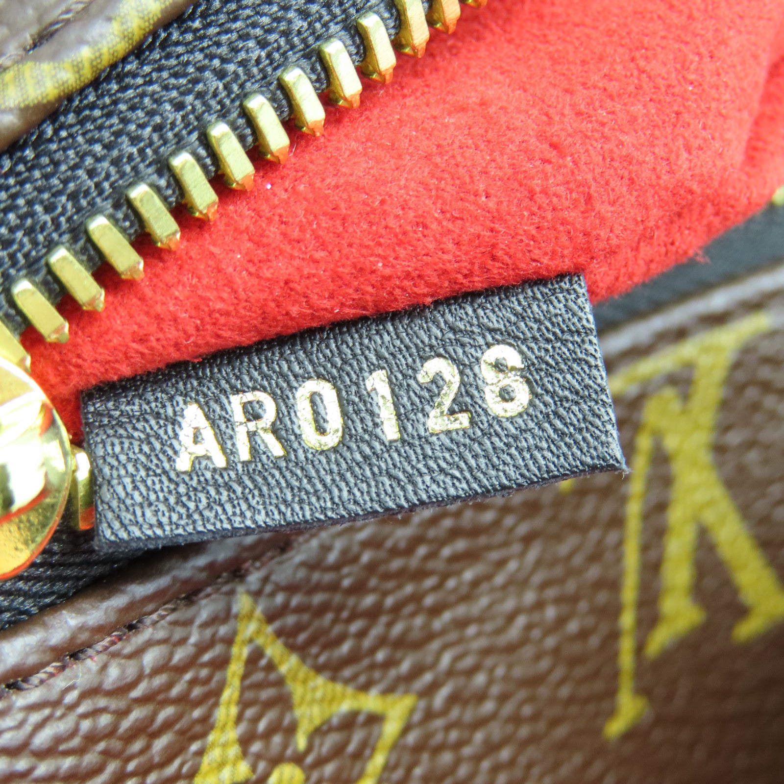 LOUIS VUITTON Monogram Tuileries金扣肩背袋棕色/黑色/红色