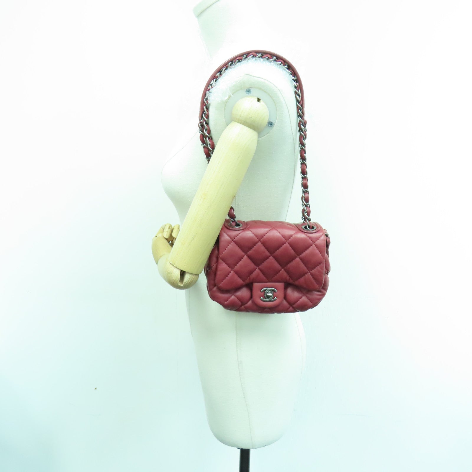 CHANEL Lingge cowhide leather Chain Shoulder Bag silver buckle chain shoulder bag red