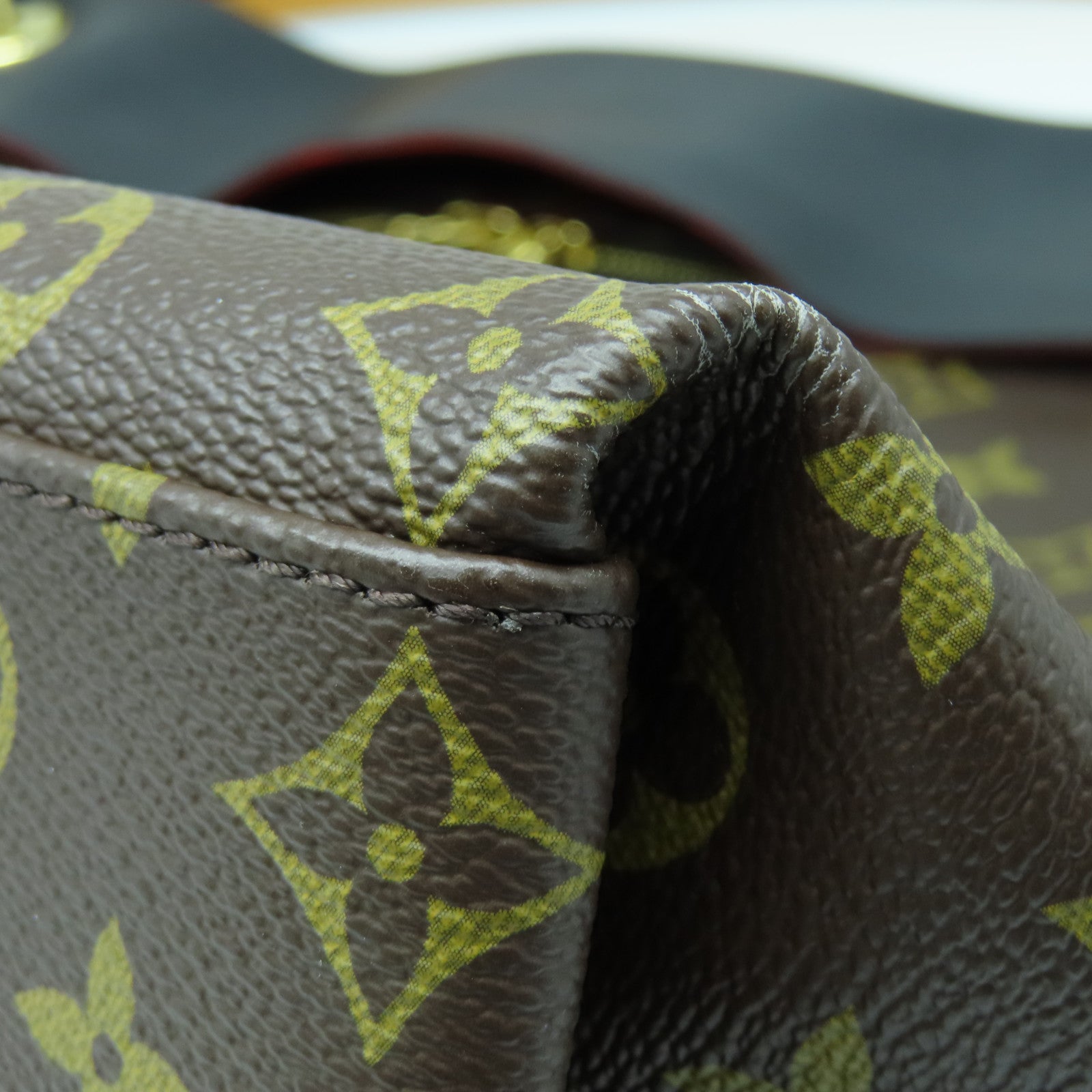LOUIS VUITTON Monogram Tuileries金扣肩背袋棕色/黑色/红色