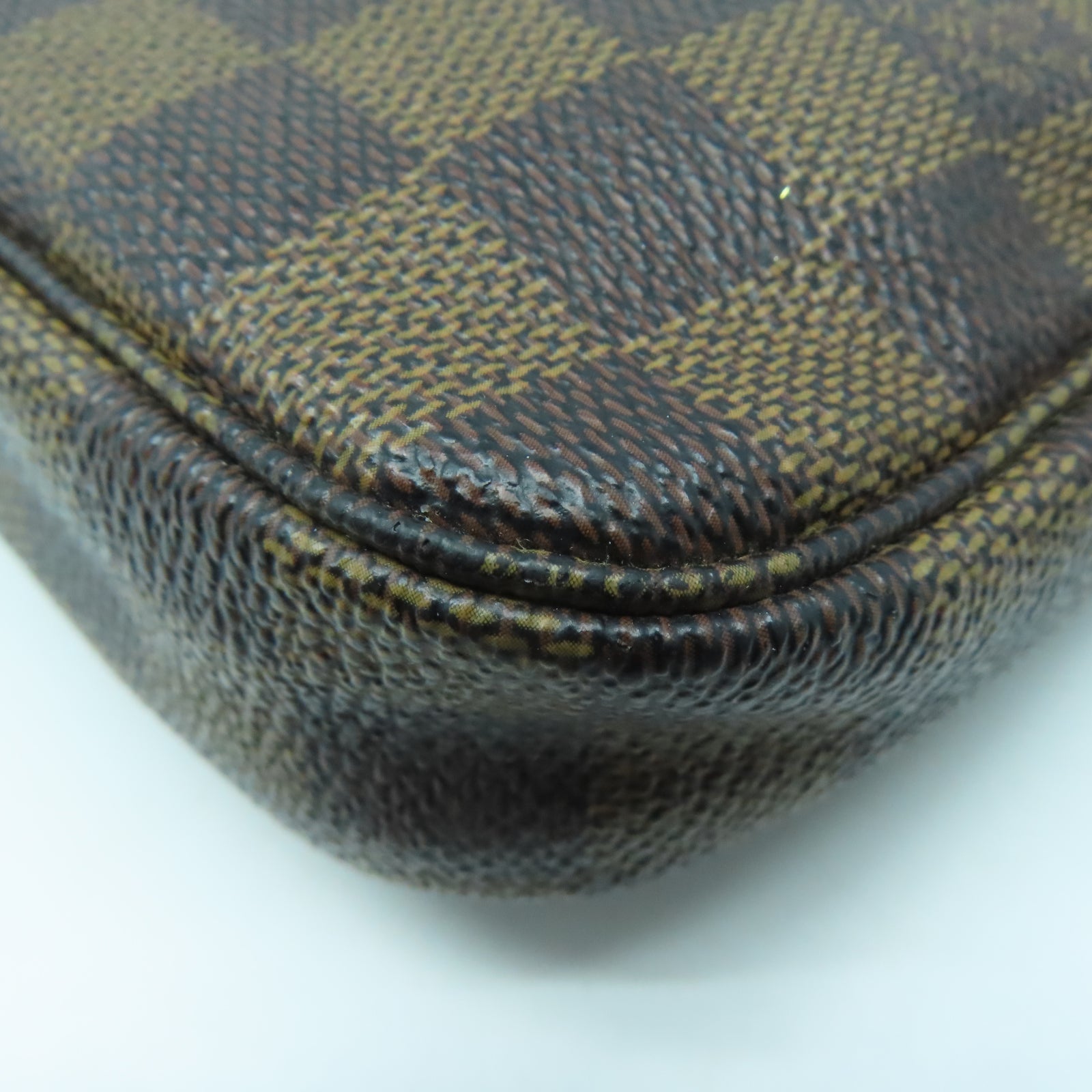 LOUIS VUITTON Damier Pochette Accessories金扣手拿包啡色