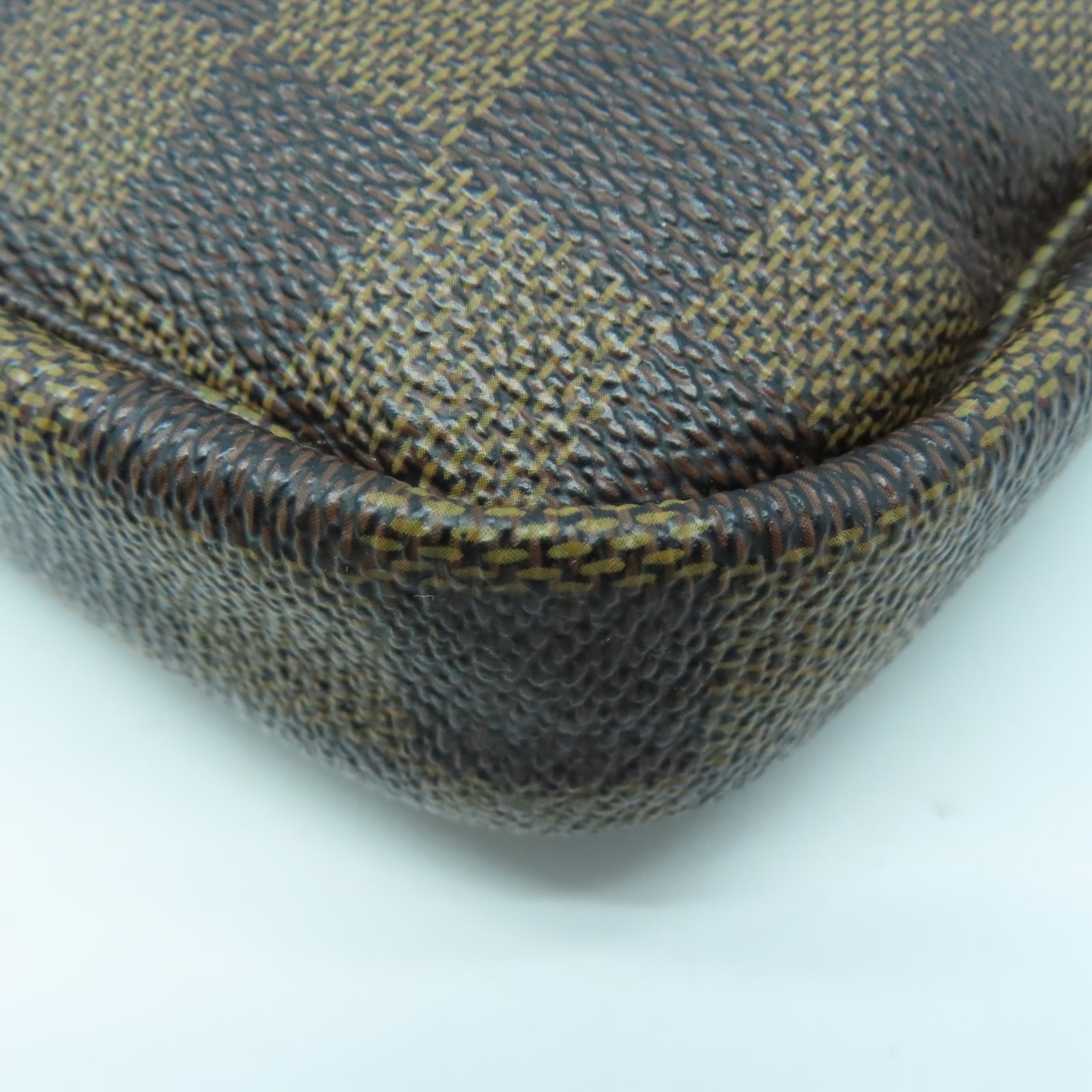 LOUIS VUITTON Damier Pochette Accessories金扣手拿包啡色