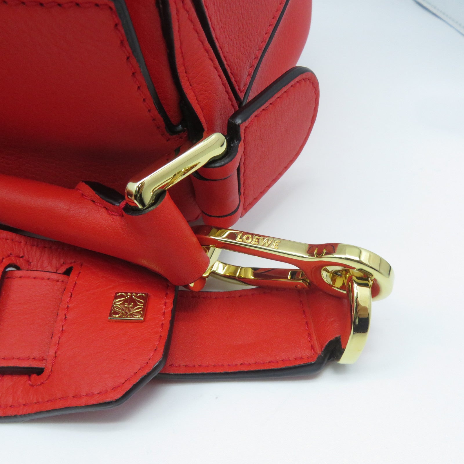 LOEWE 牛皮皮革Small Puzzle金扣手挽肩背兩用袋紅色