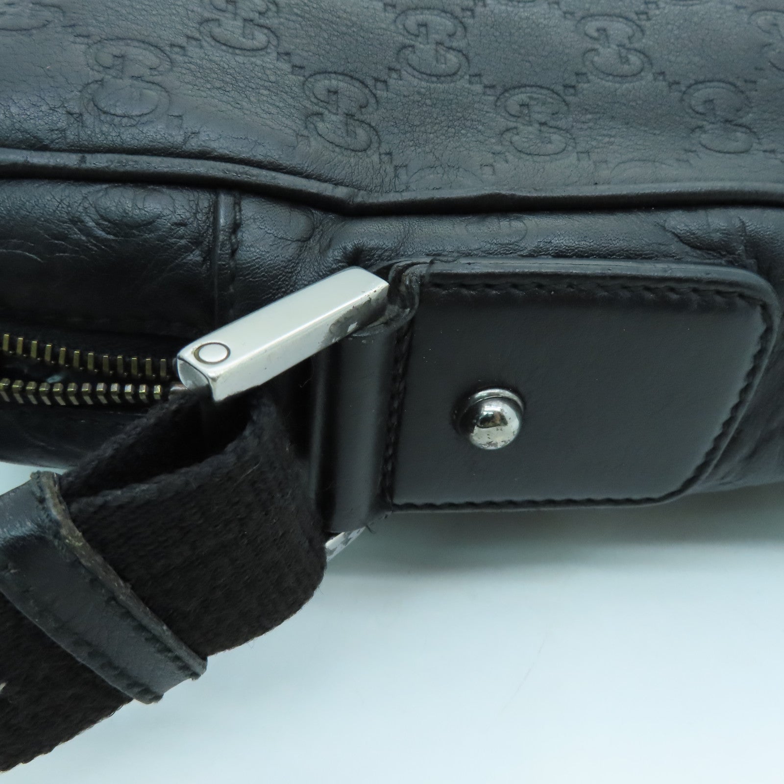 GUCCI Leather GG Messenger Silver Buckle Shoulder Bag Black