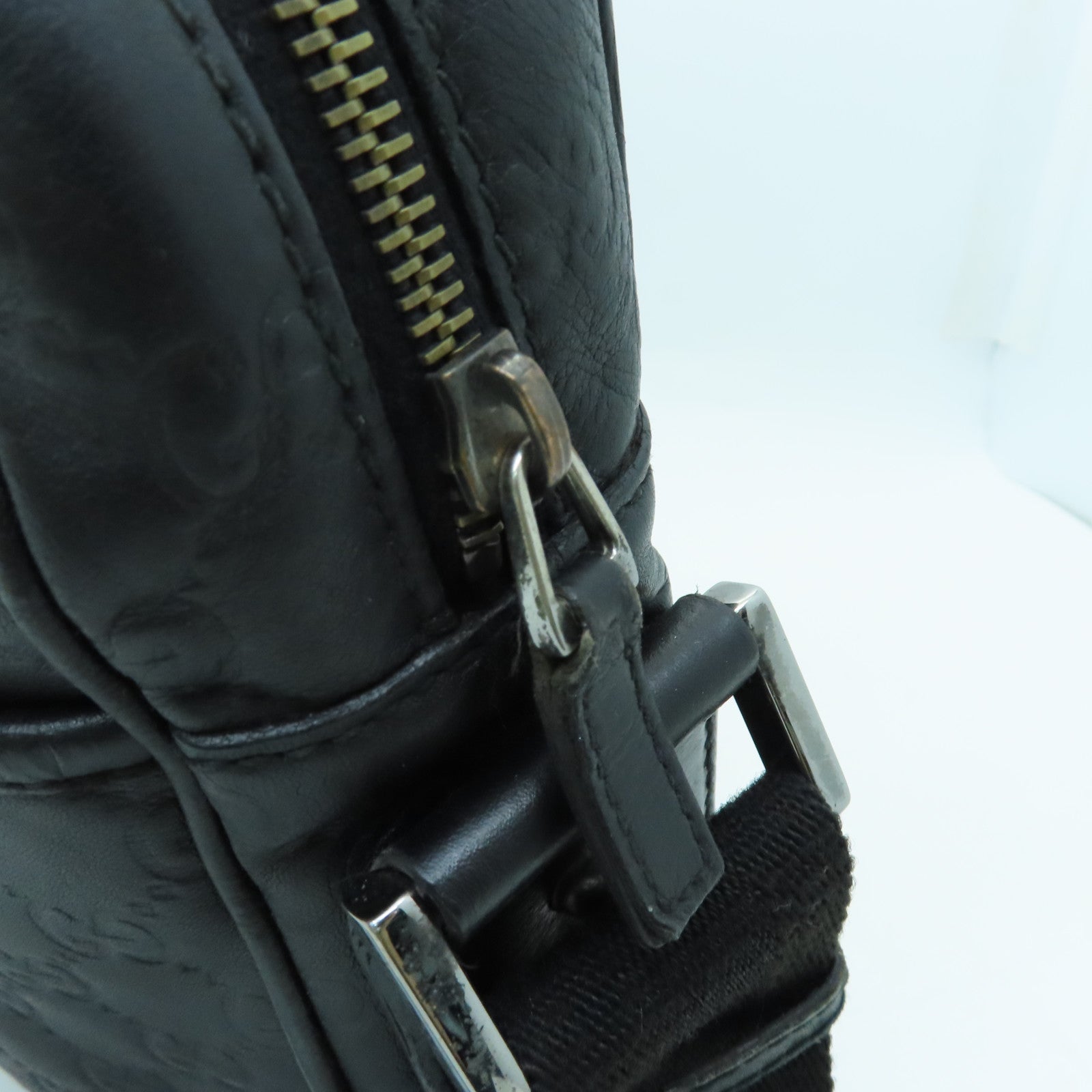 GUCCI Leather GG Messenger Silver Buckle Shoulder Bag Black