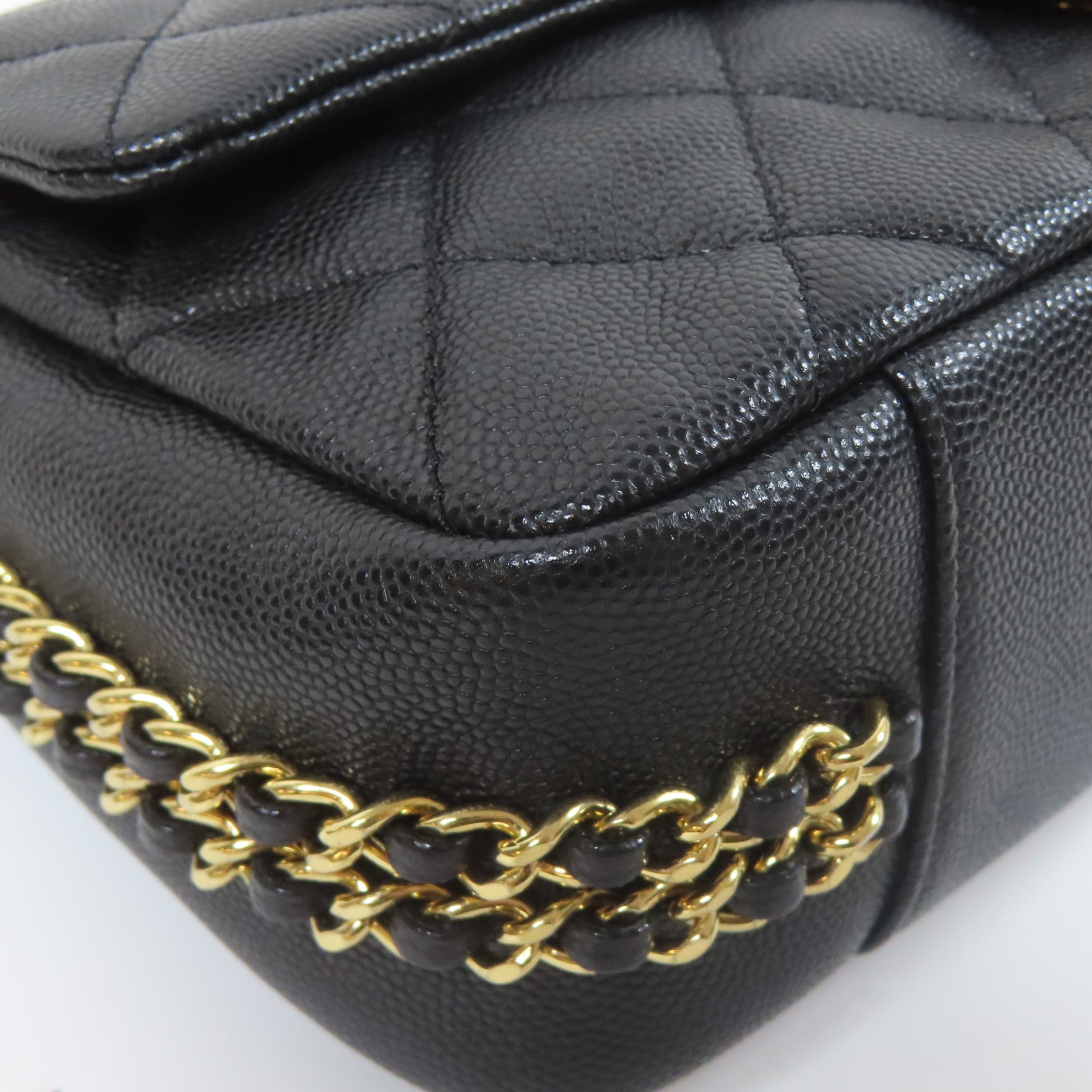 CHANEL 菱格牛皮皮革Chain Shoulder金扣鏈帶肩背袋黑色