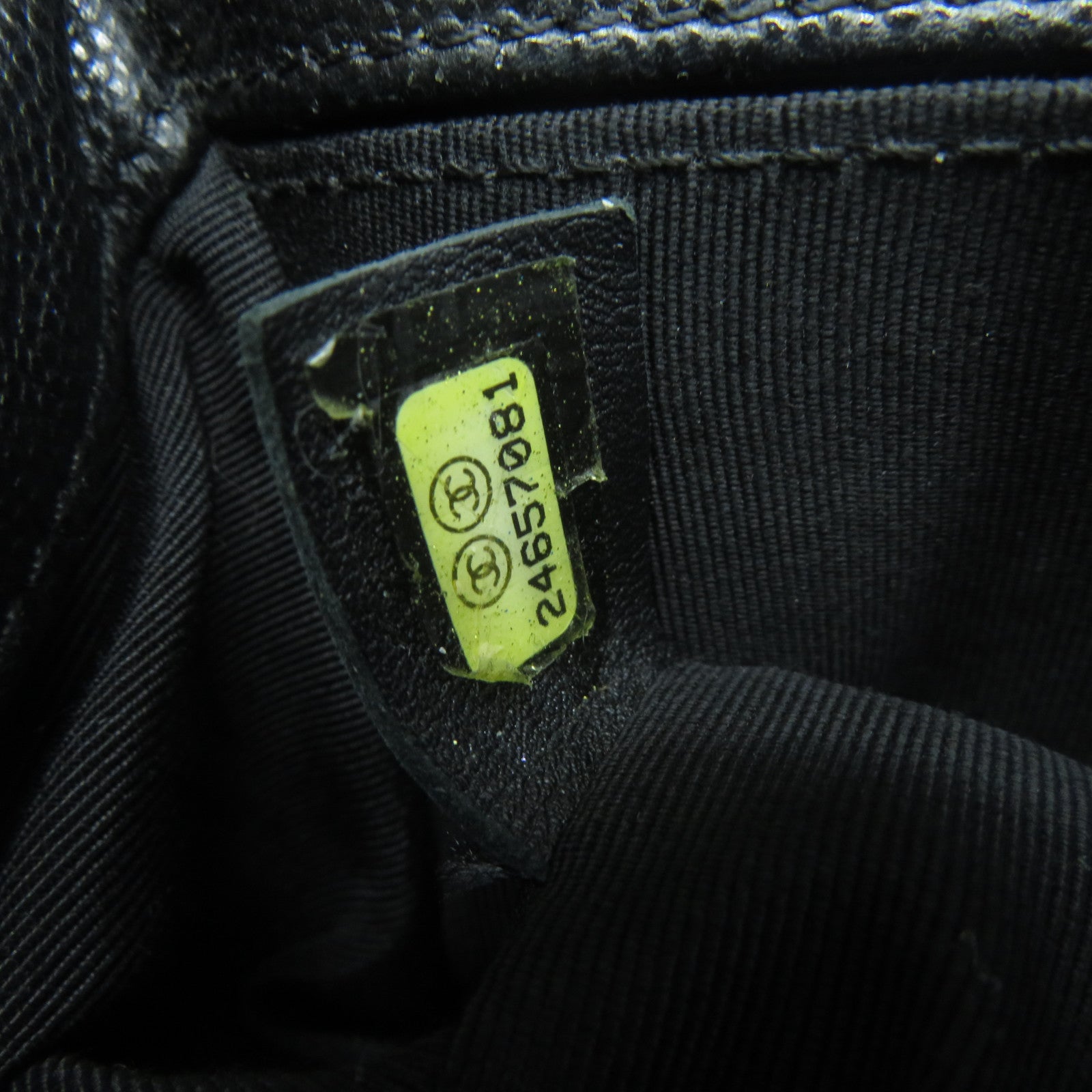 CHANEL Caviar皮革Boy 25cm銀扣鏈帶肩背袋黑色