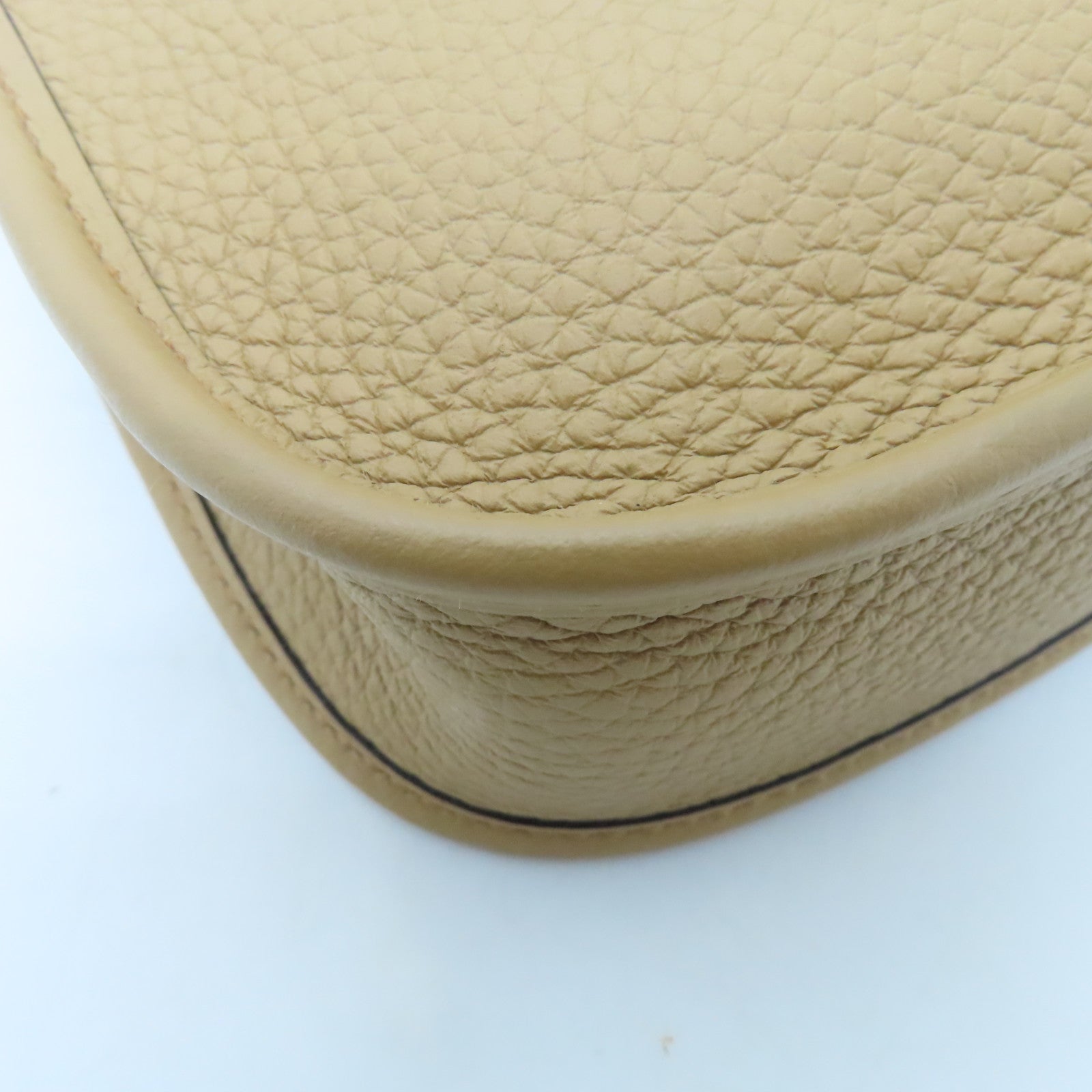 HERMES Clemence皮革Evelyne TPM金扣肩背袋杏色
