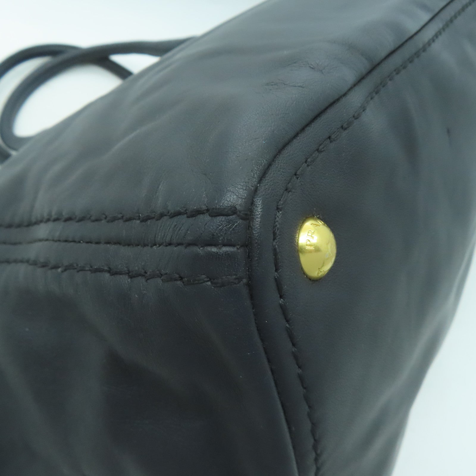 PRADA 牛皮皮革Handbag金扣手挽袋黑色