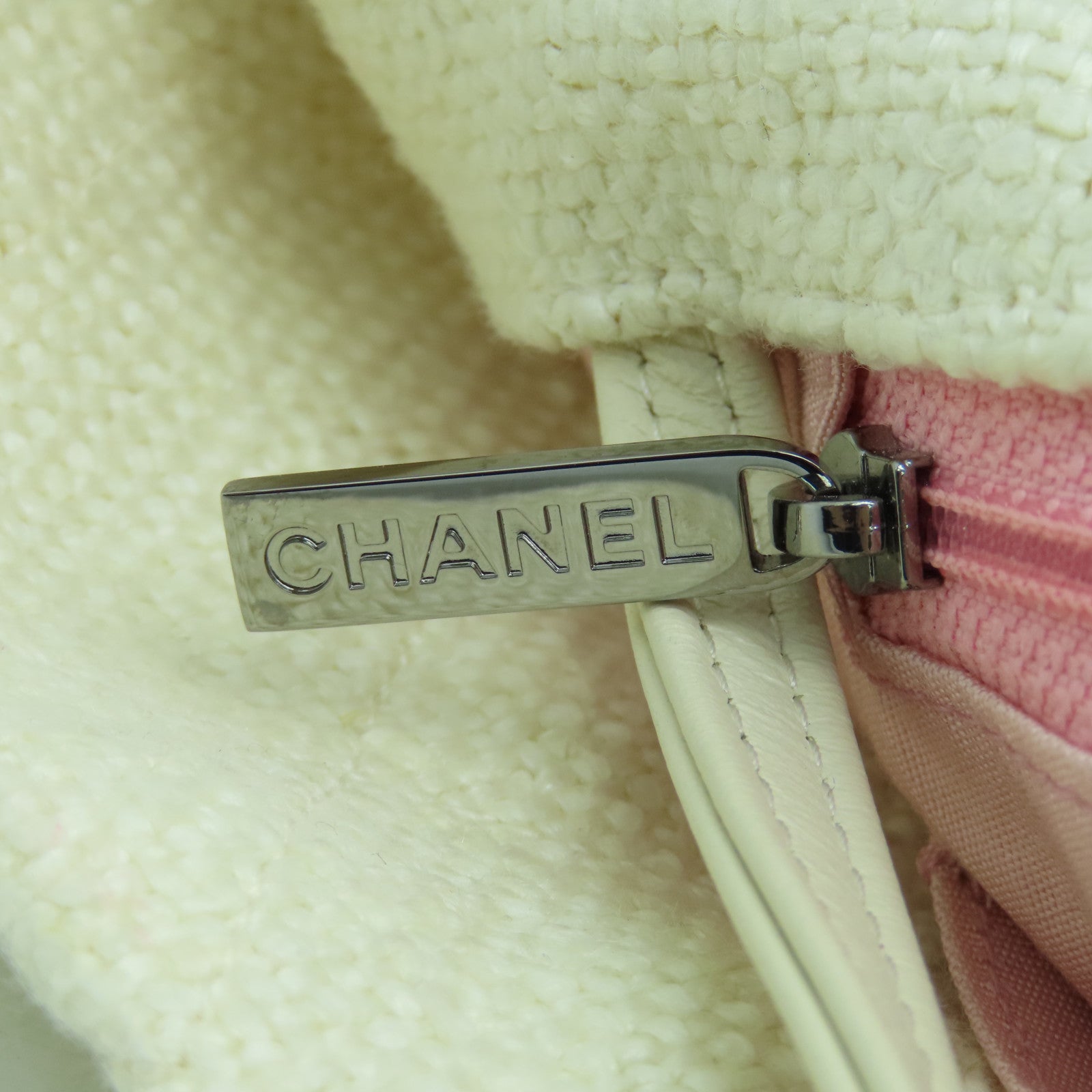 CHANEL 帆布Shoulder Bag银扣链带肩背袋白色