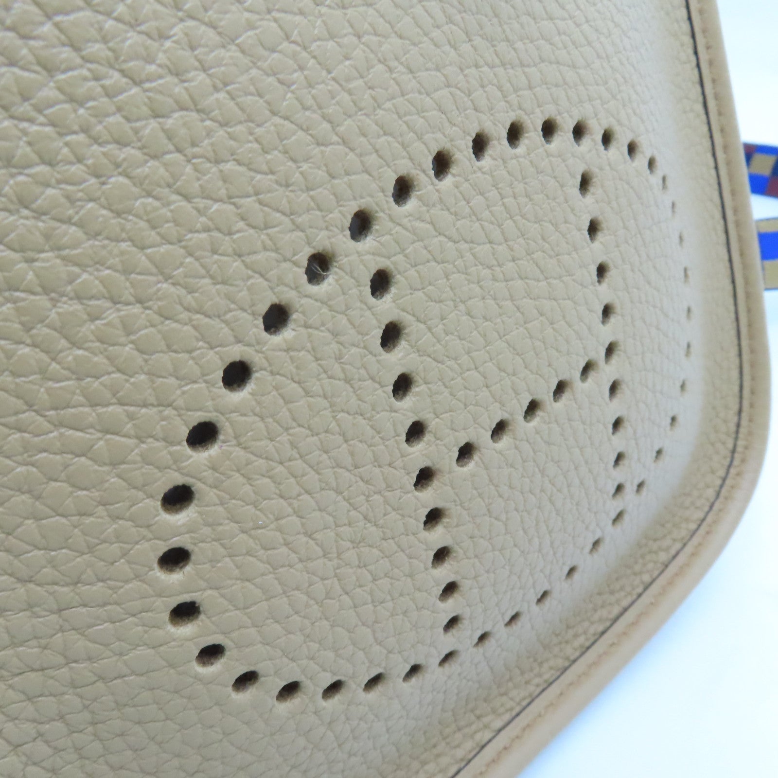 HERMES Clemence皮革Evelyne TPM金扣肩背袋杏色