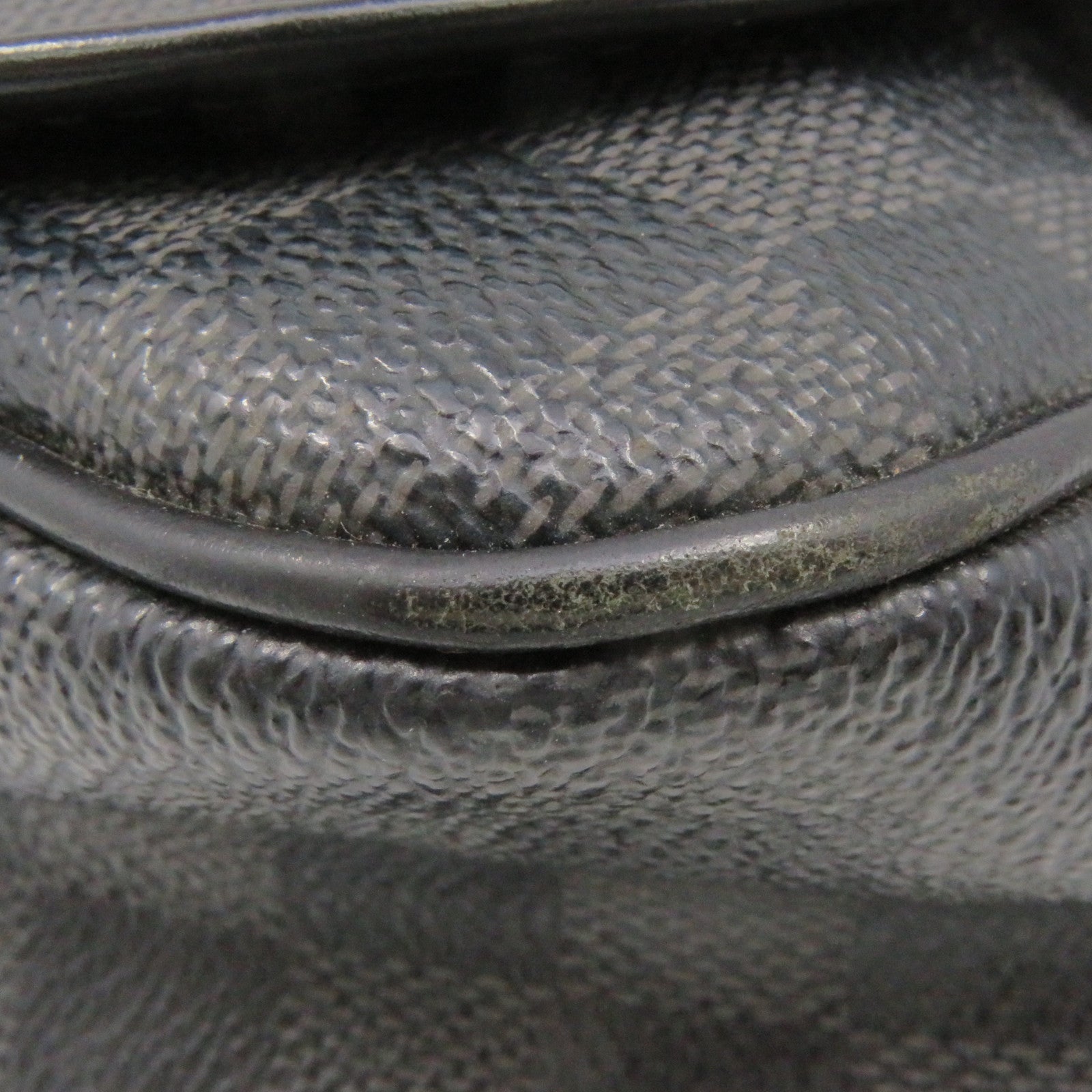 LOUIS VUITTON Damier Graphite Daniel MM Shoulder Bag肩背袋黑色