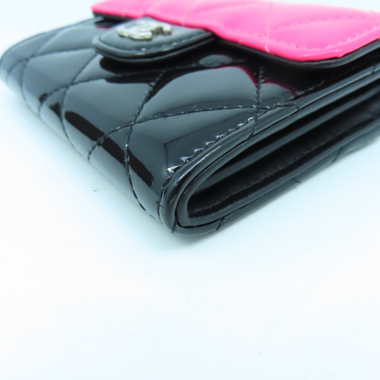 CHANEL 菱格漆皮皮革Card Case銀扣卡片套黑色/粉紅色