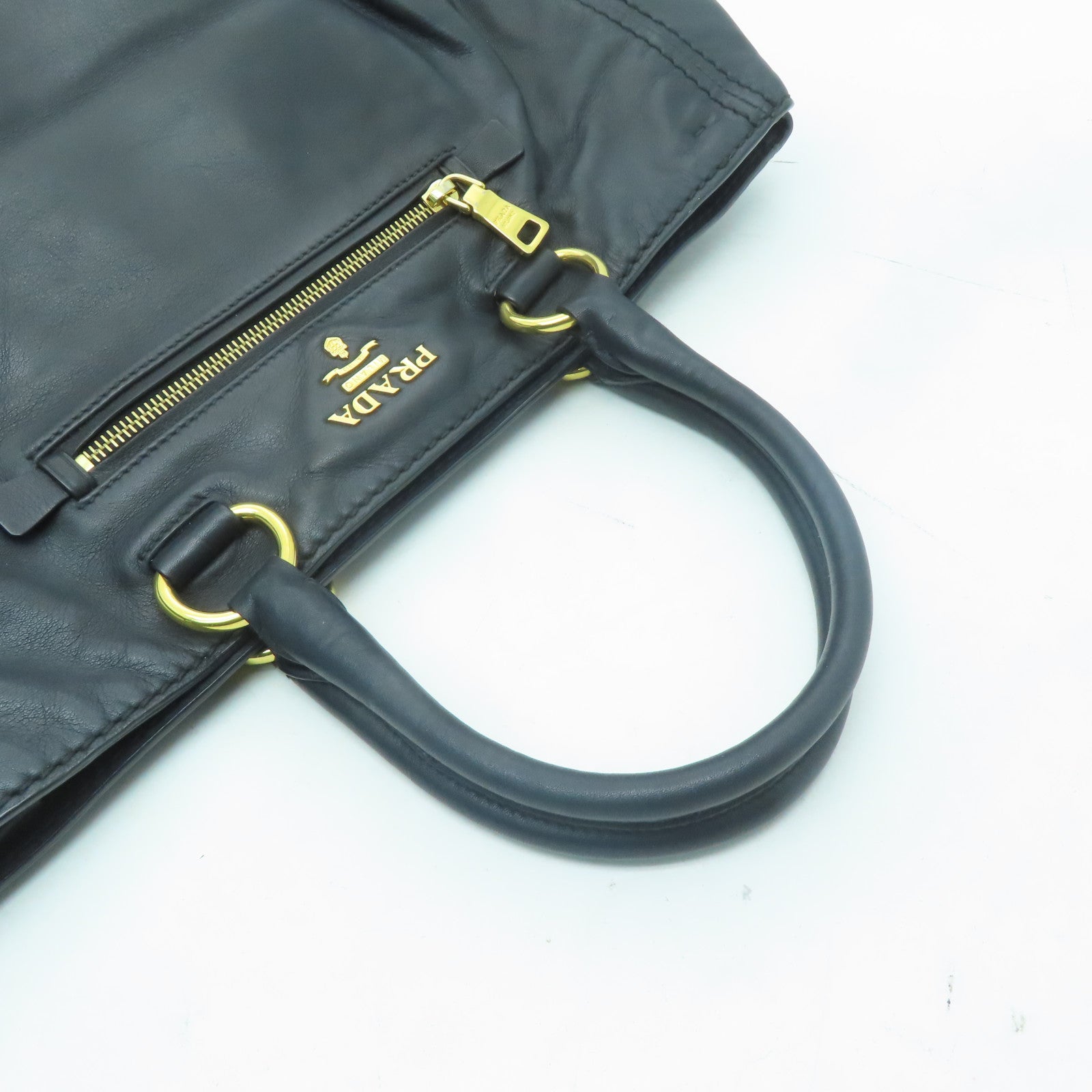 PRADA 牛皮皮革Handbag金扣手挽袋黑色