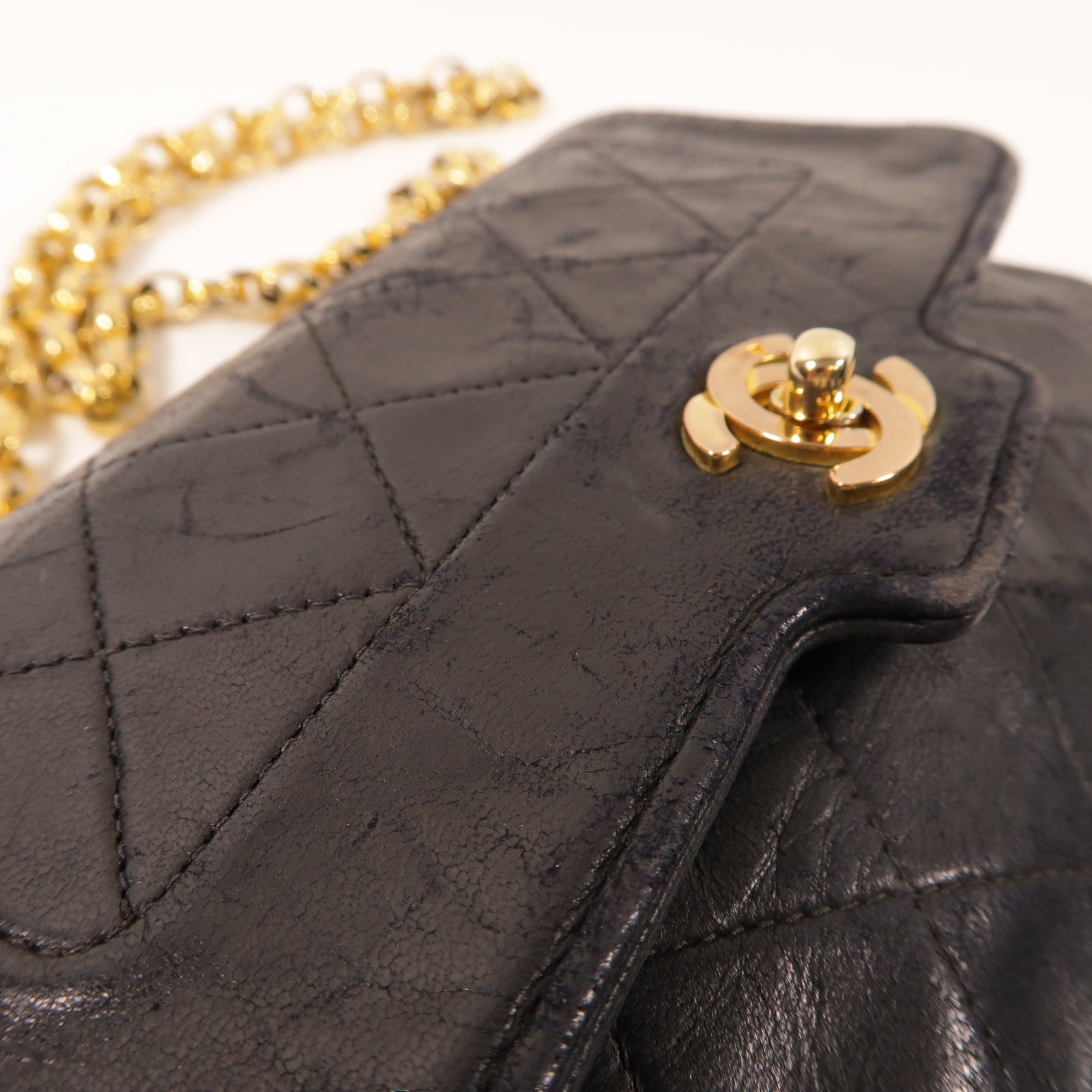 CHANEL 菱格羊皮皮革Chain Shoulder金扣鏈帶肩背袋黑色