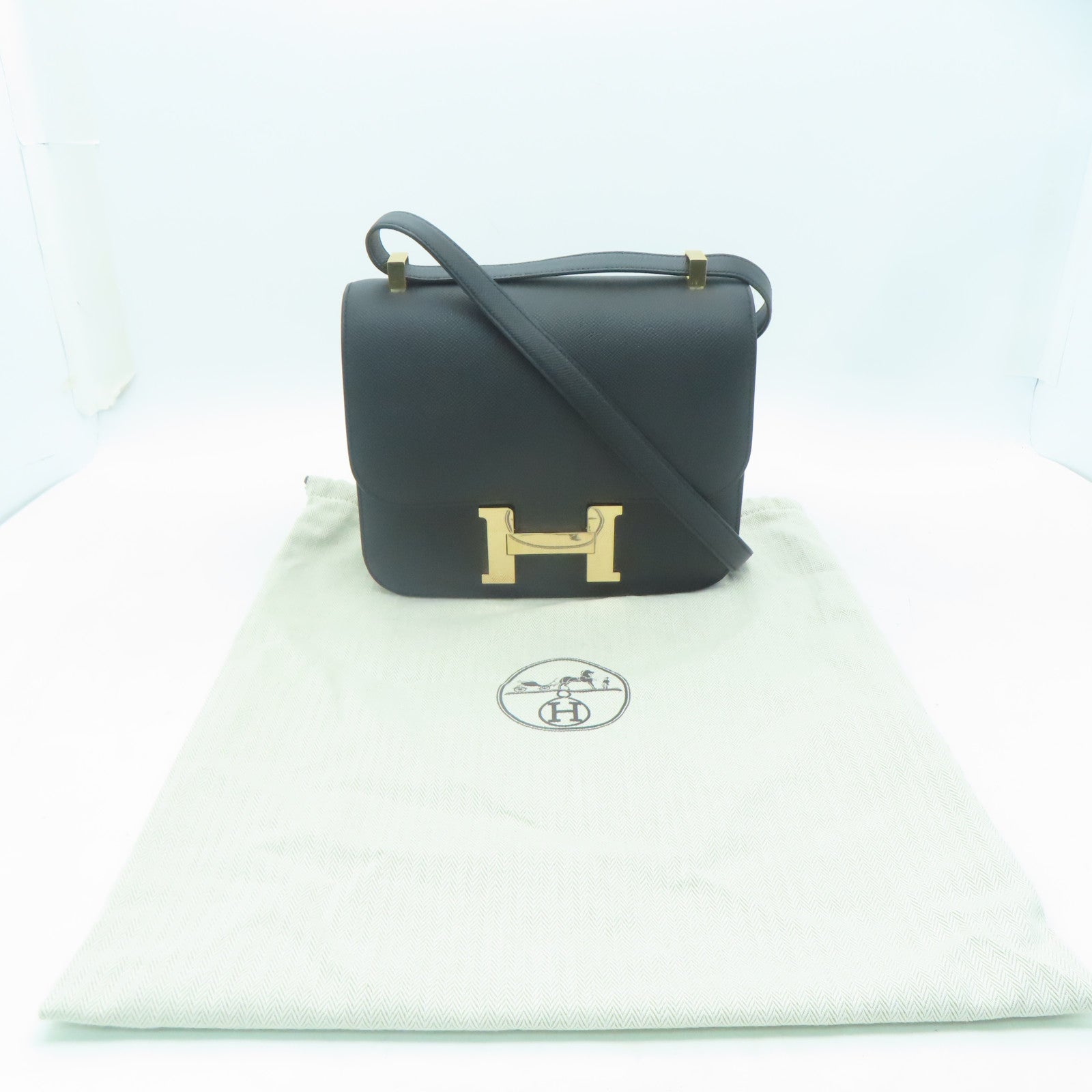 HERMES Epsom皮革Constance 24金扣肩背袋黑色