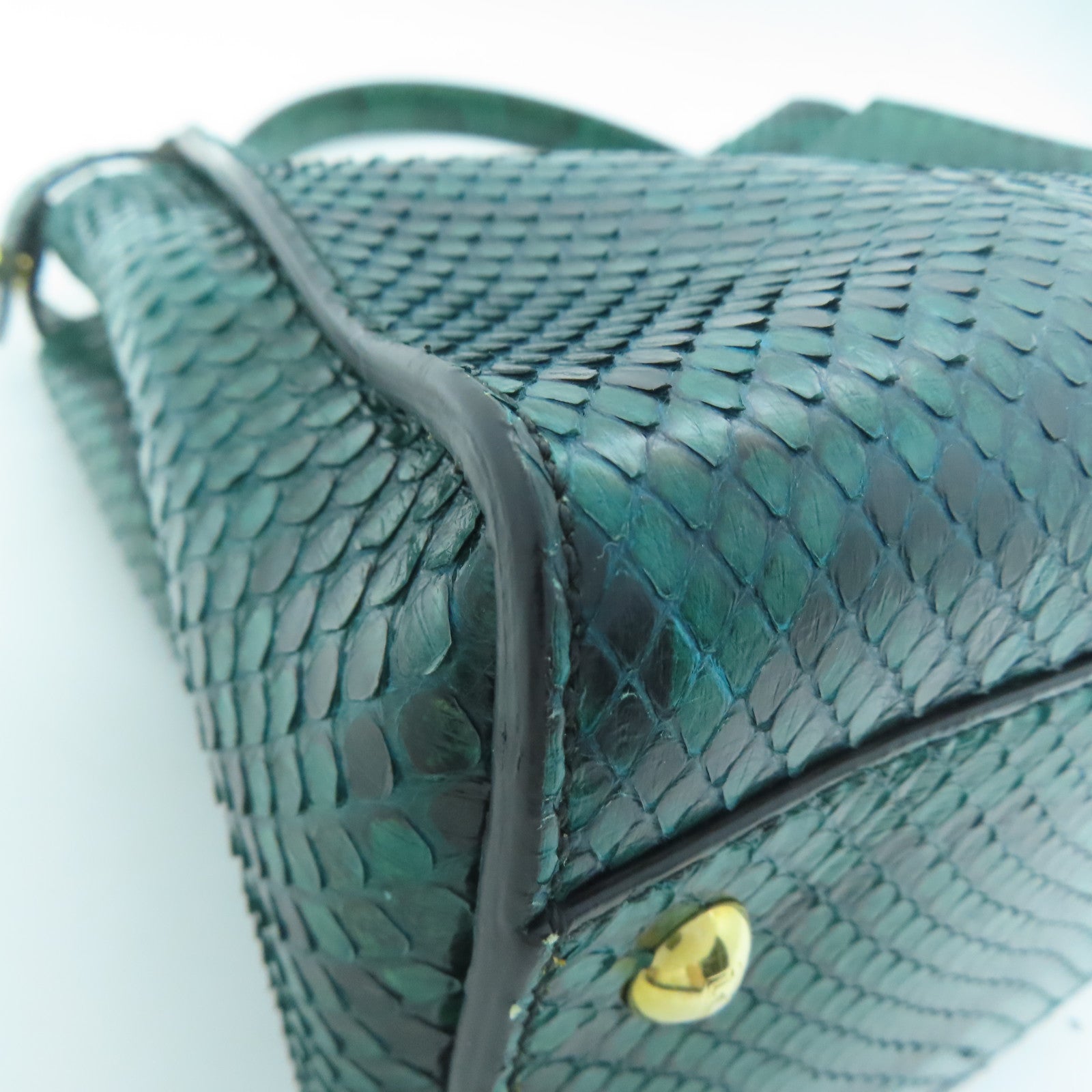 FENDI 蛇皮皮革Peekaboo金扣手挽肩背兩用袋綠色