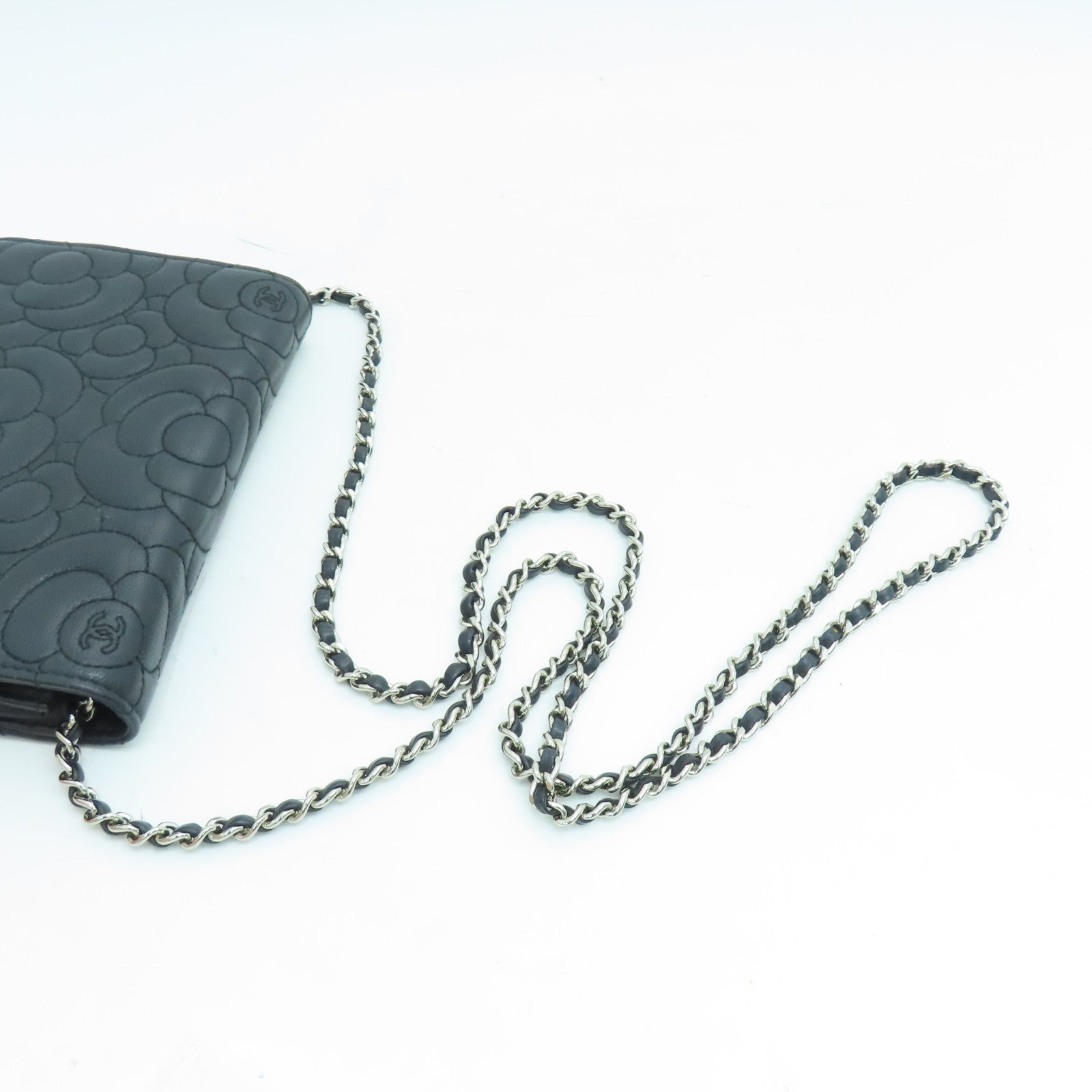 CHANEL Caviar皮革Wallet On Chain链带肩背袋银扣黑色