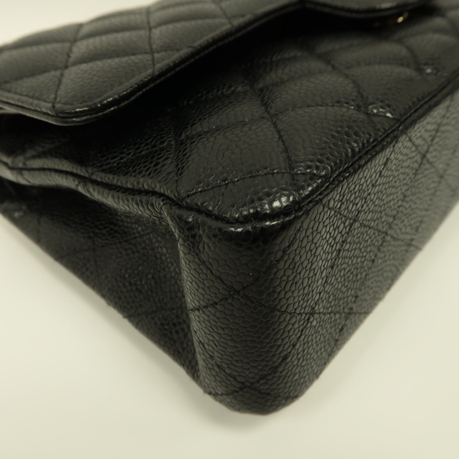 CHANEL 菱格Caviar皮革Classic 25金扣鏈帶肩背袋黑色