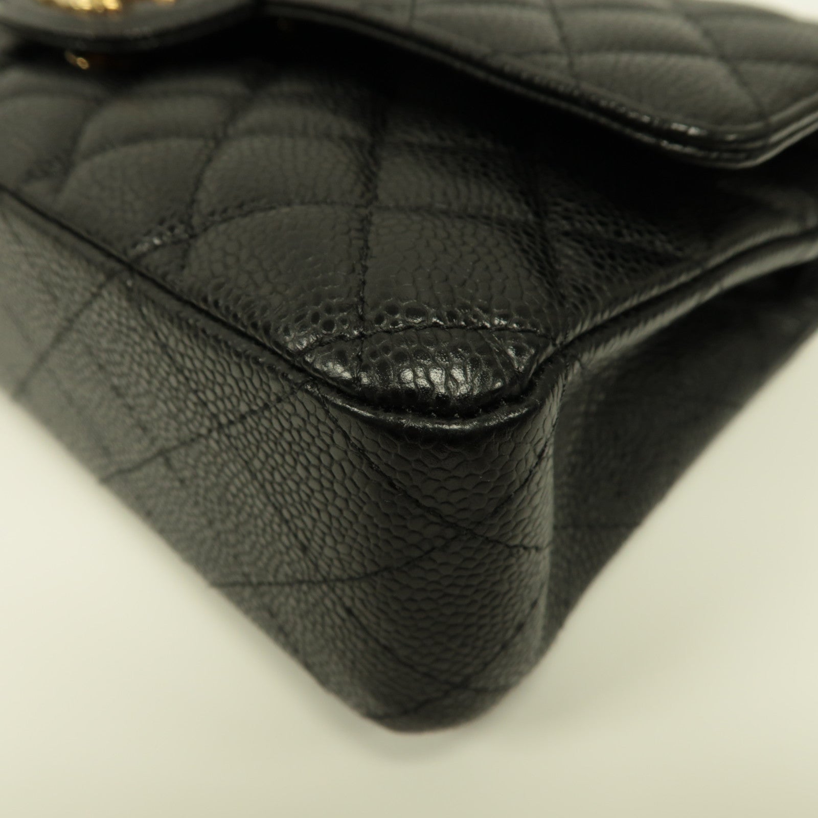 CHANEL 菱格Caviar皮革Classic 25金扣鏈帶肩背袋黑色